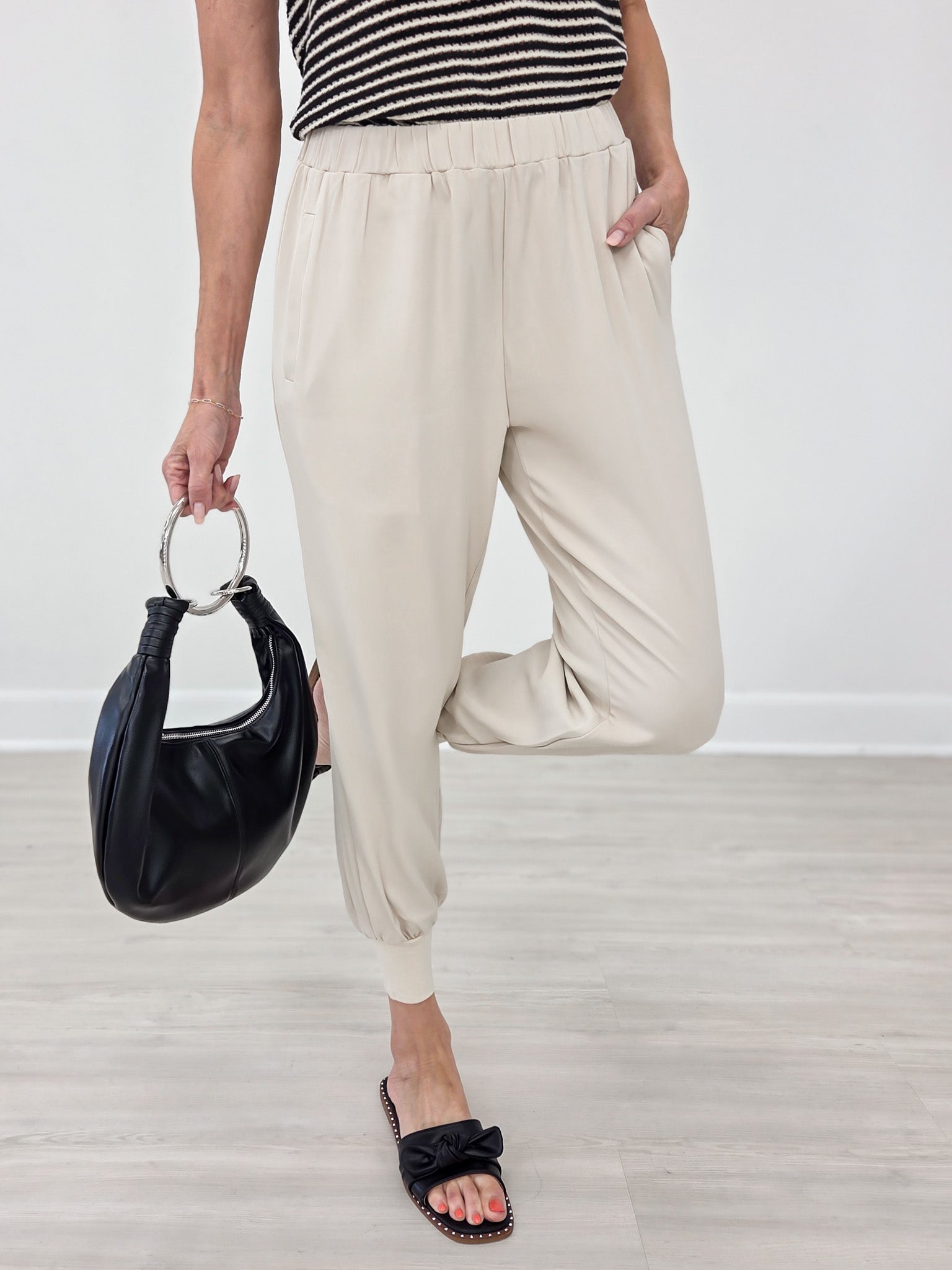 High Waist Sold Woven Jogger with Side Pockets