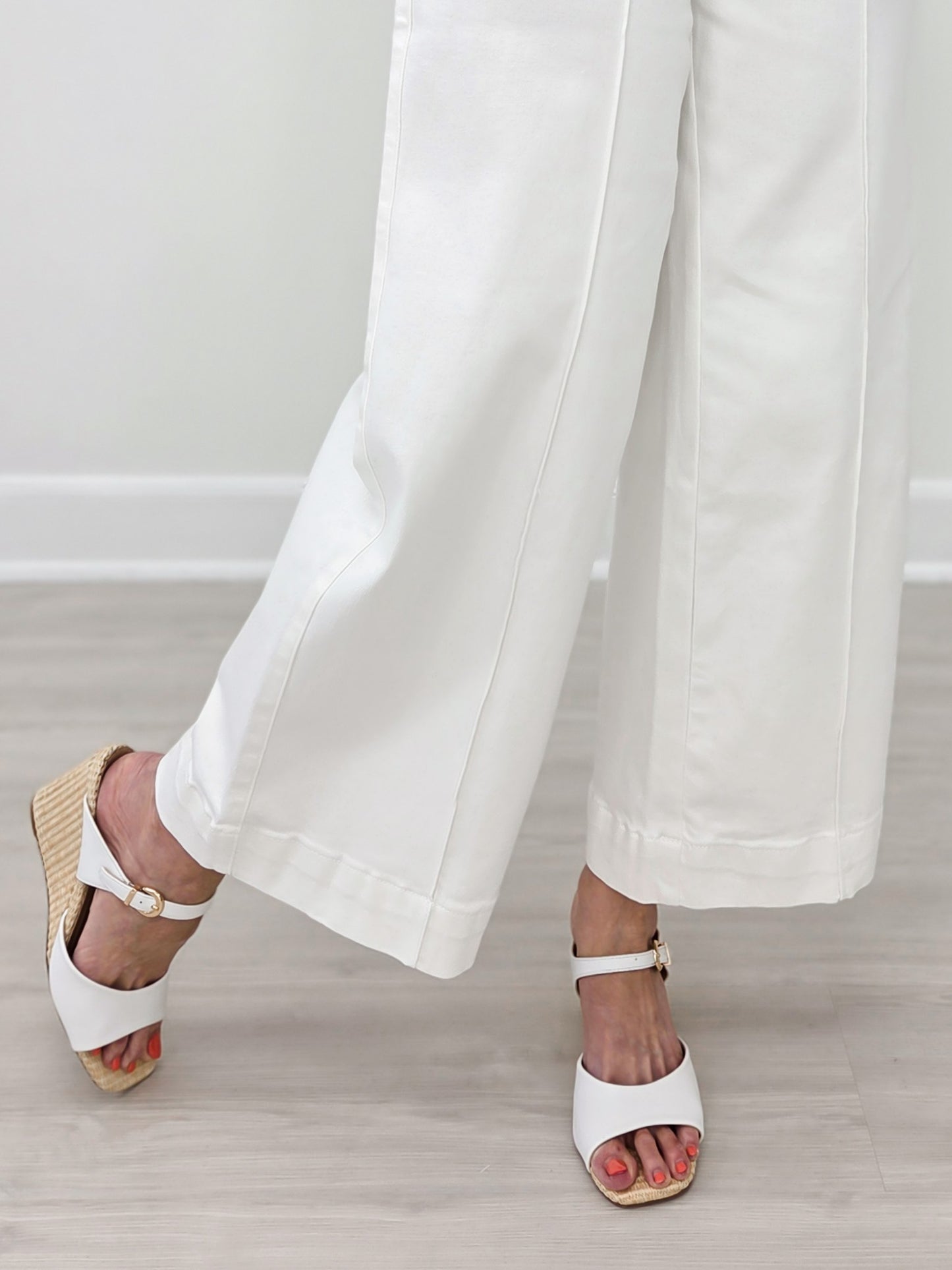 Stretch High Rise Pin Tuck Detail Wide Leg Jean