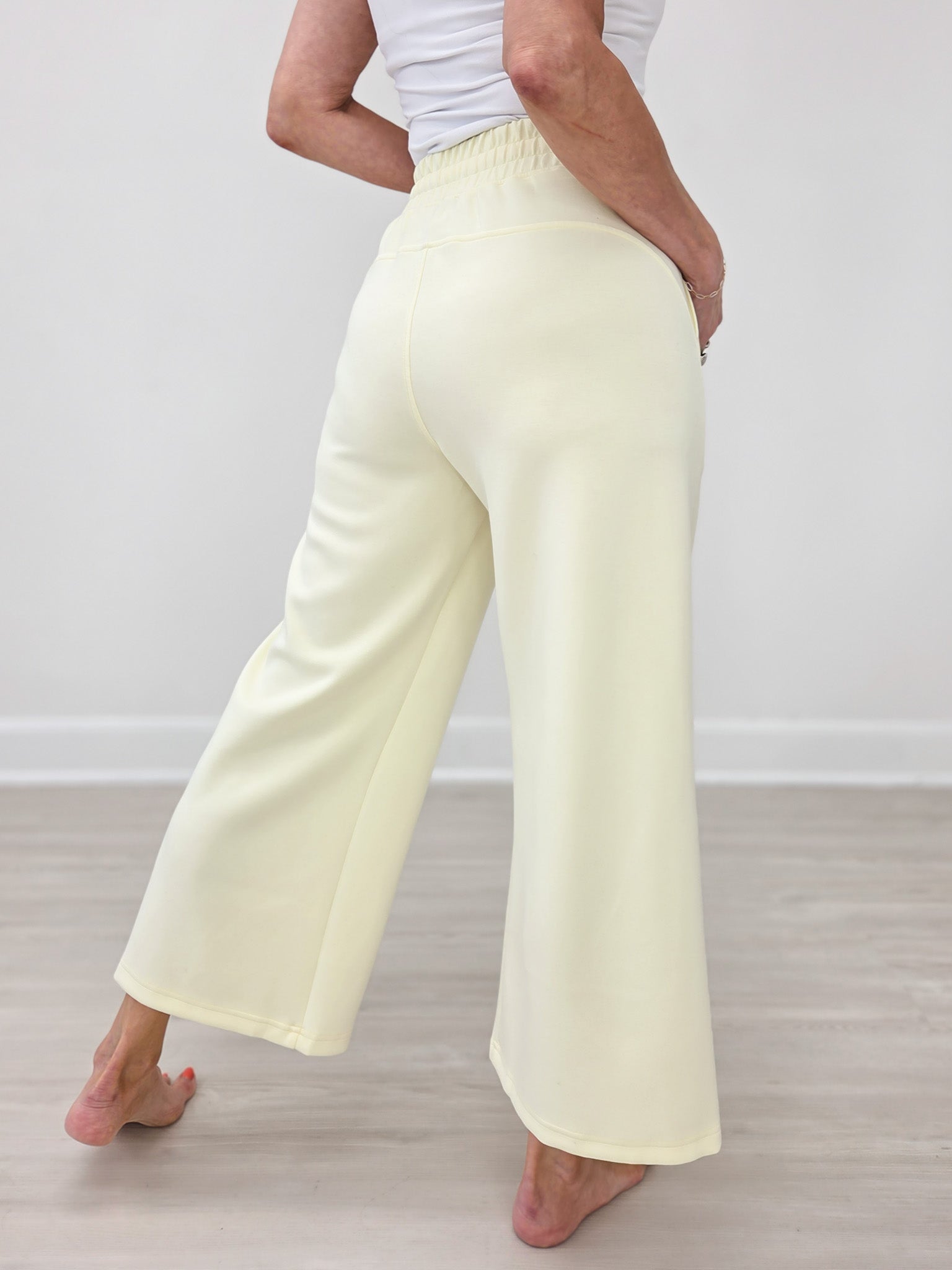 Modal Cropped Wide Leg Pant - Lemonilla – Emma Lou's Boutique