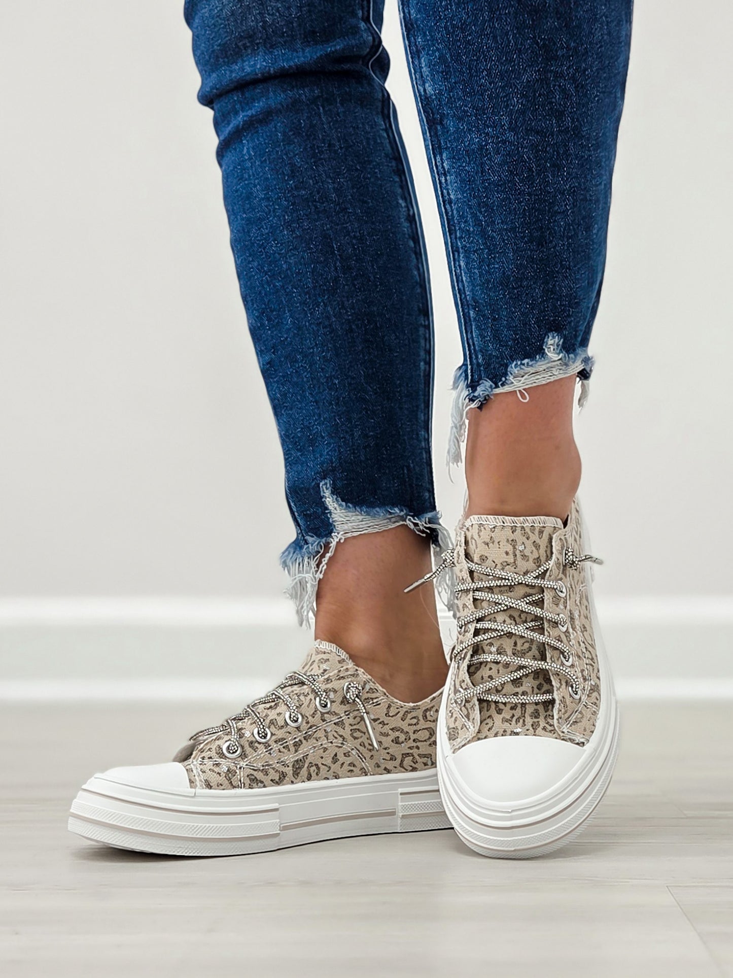 Very G Aman Sneakers in Safari- Gray