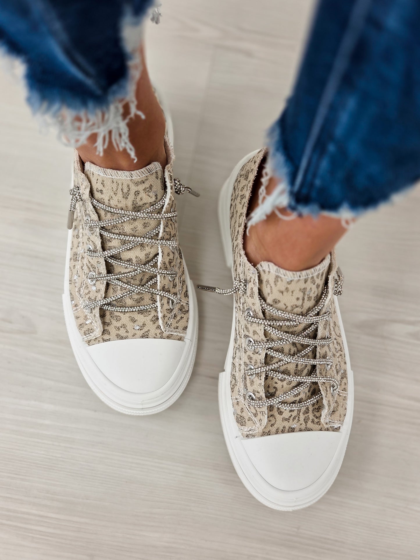 Very G Aman Sneakers in Safari- Gray