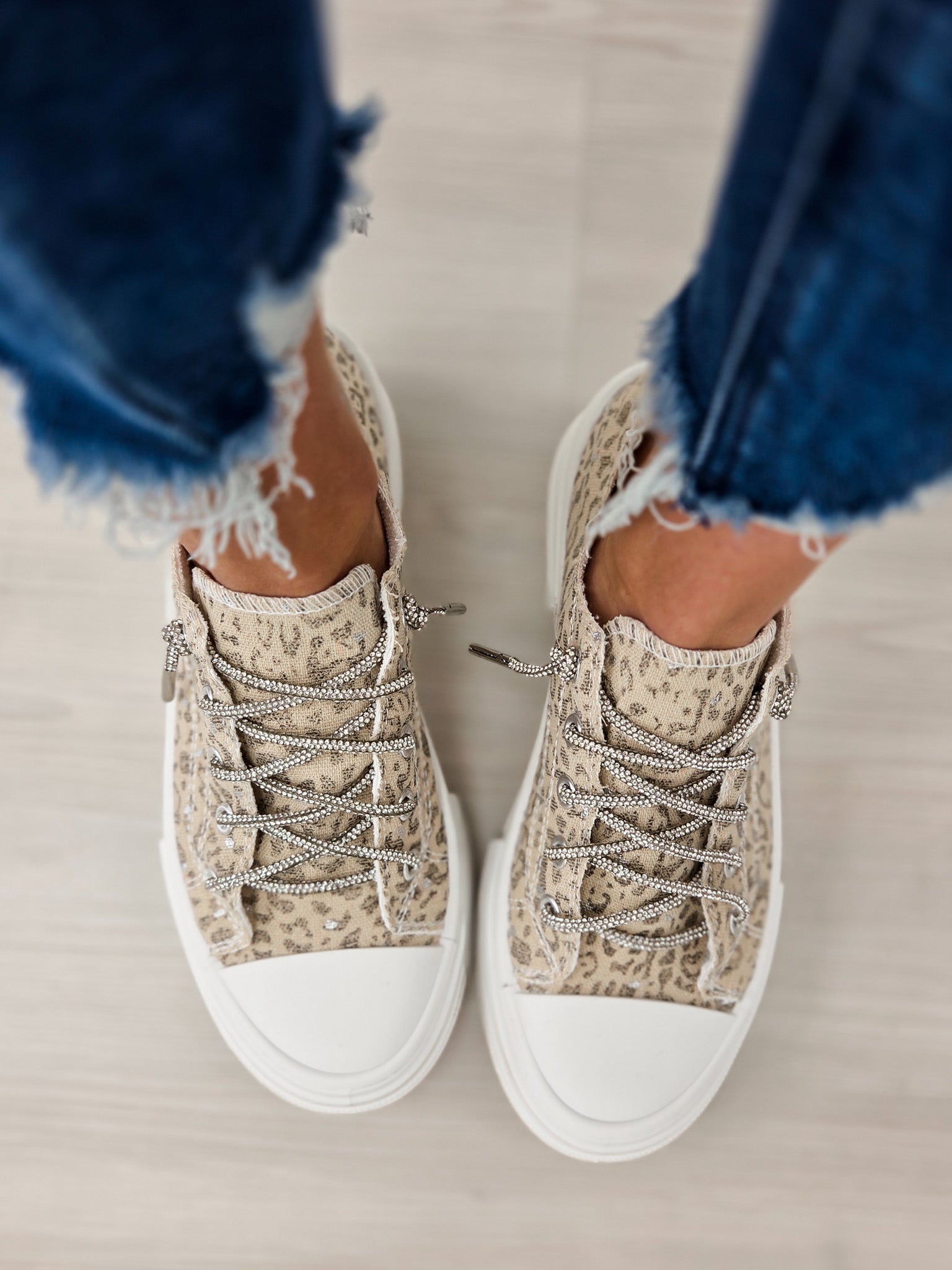 Very G Aman Sneakers in Safari- Gray
