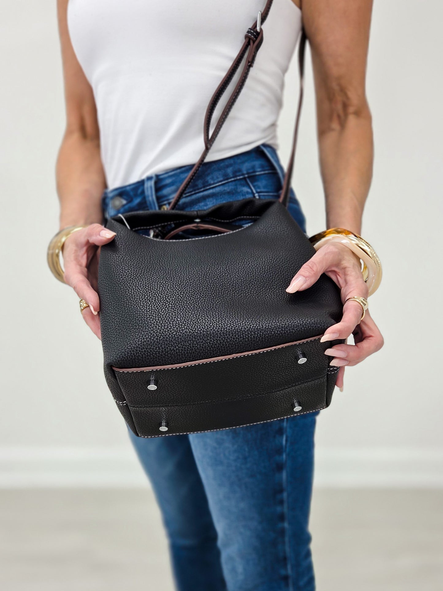The Easley Handbag-Black