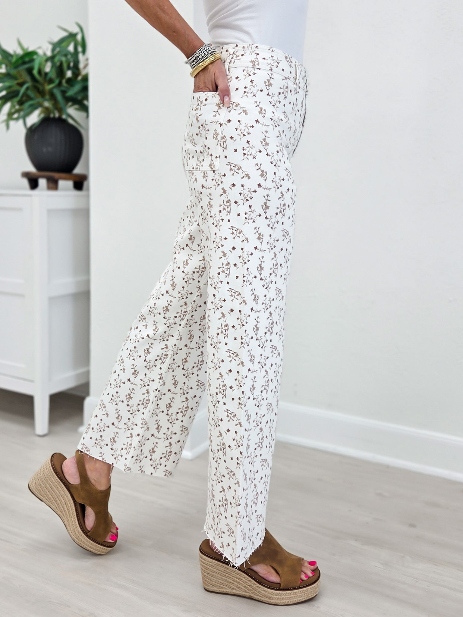 Floral Print Cropped Stretch Pants