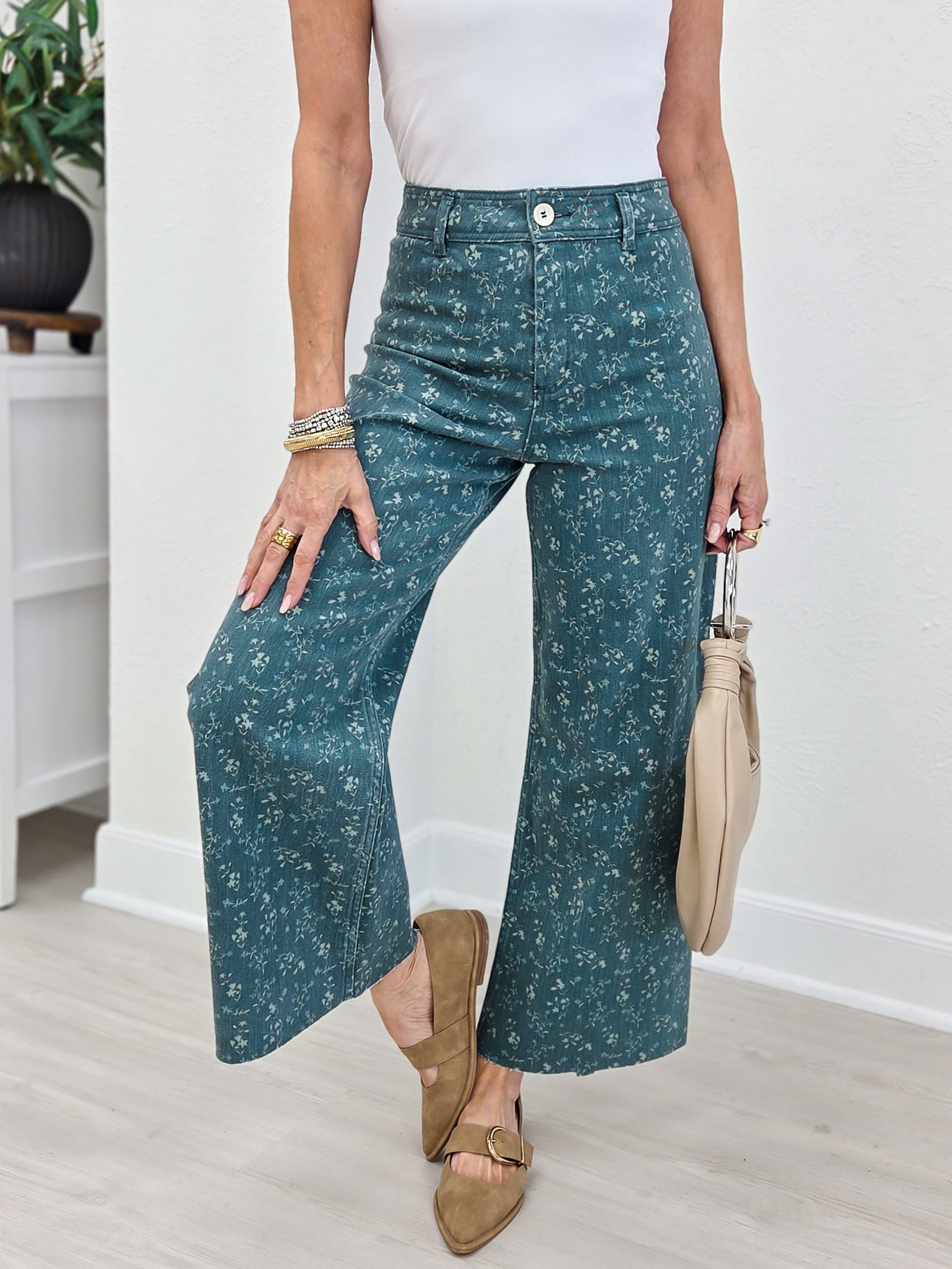 Floral Print Cropped Stretch Pants