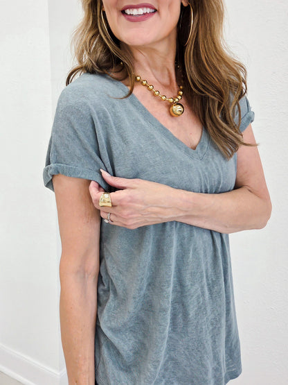 Easy To Wear Slub V-Neck Cuffed Short Sleeve Top