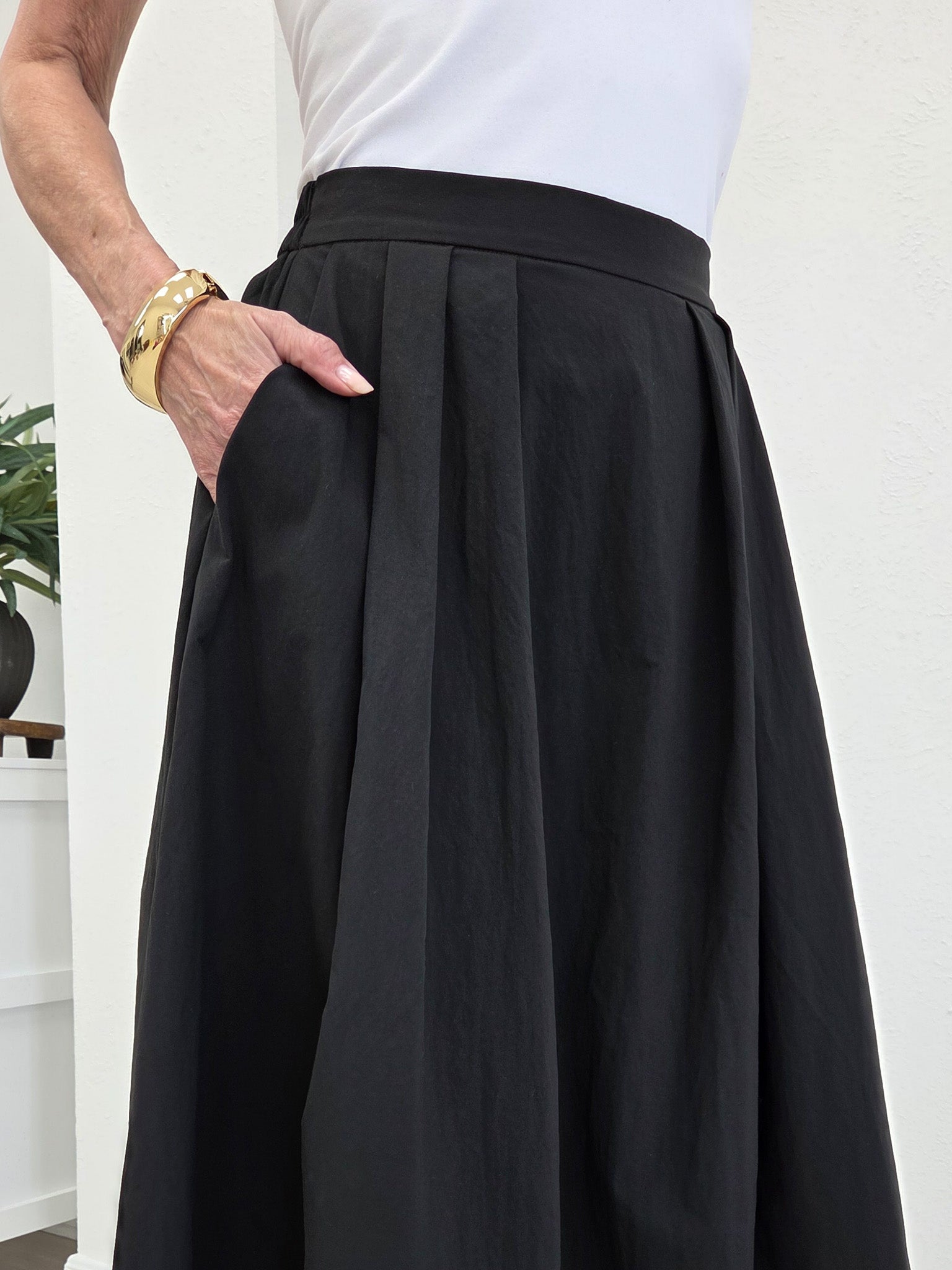 Margot Classic Black Poplin Midi Skirt