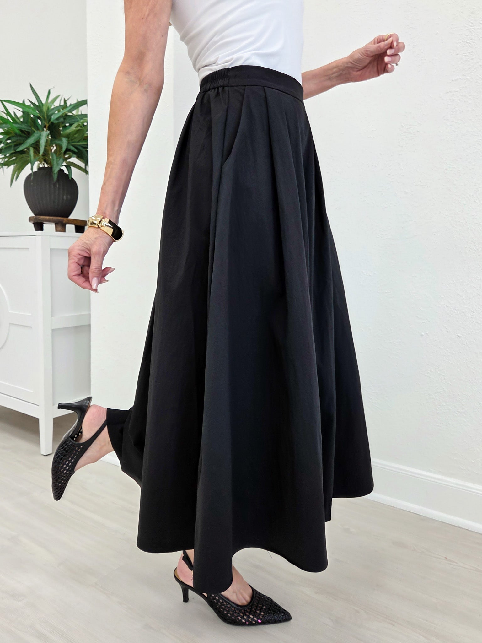 Margot Classic Black Poplin Midi Skirt
