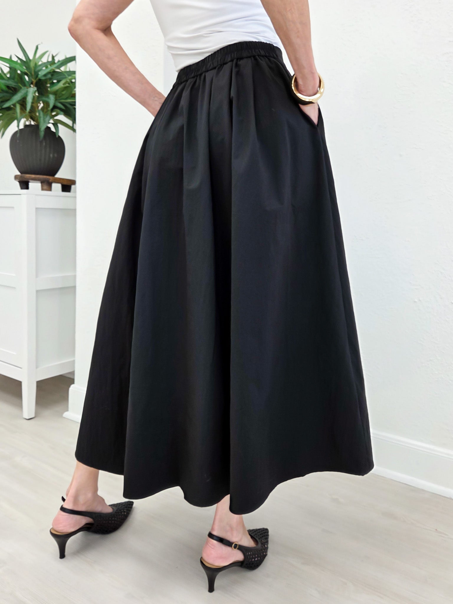 Margot Classic Black Poplin Midi Skirt