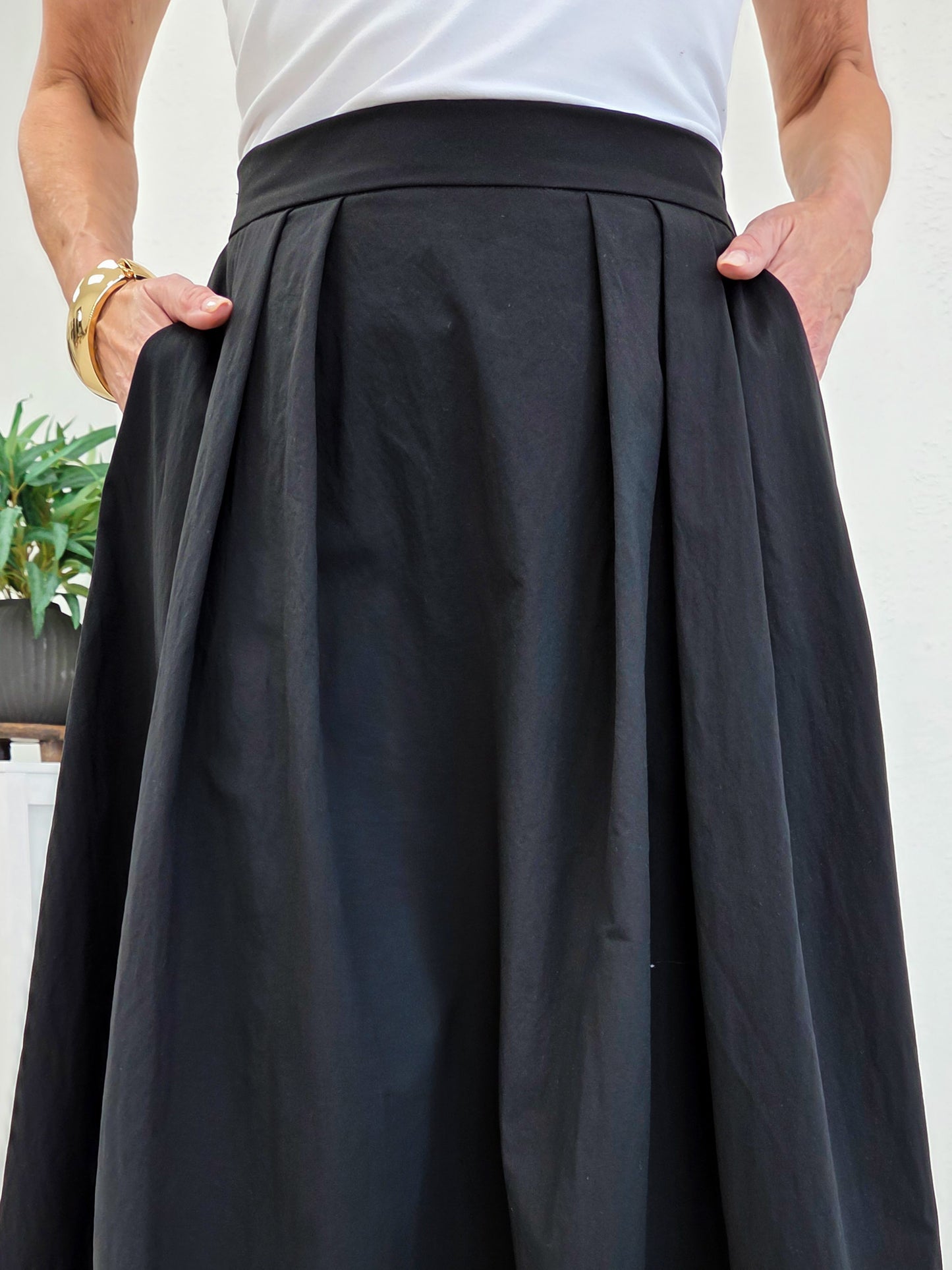 Margot Classic Black Poplin Midi Skirt