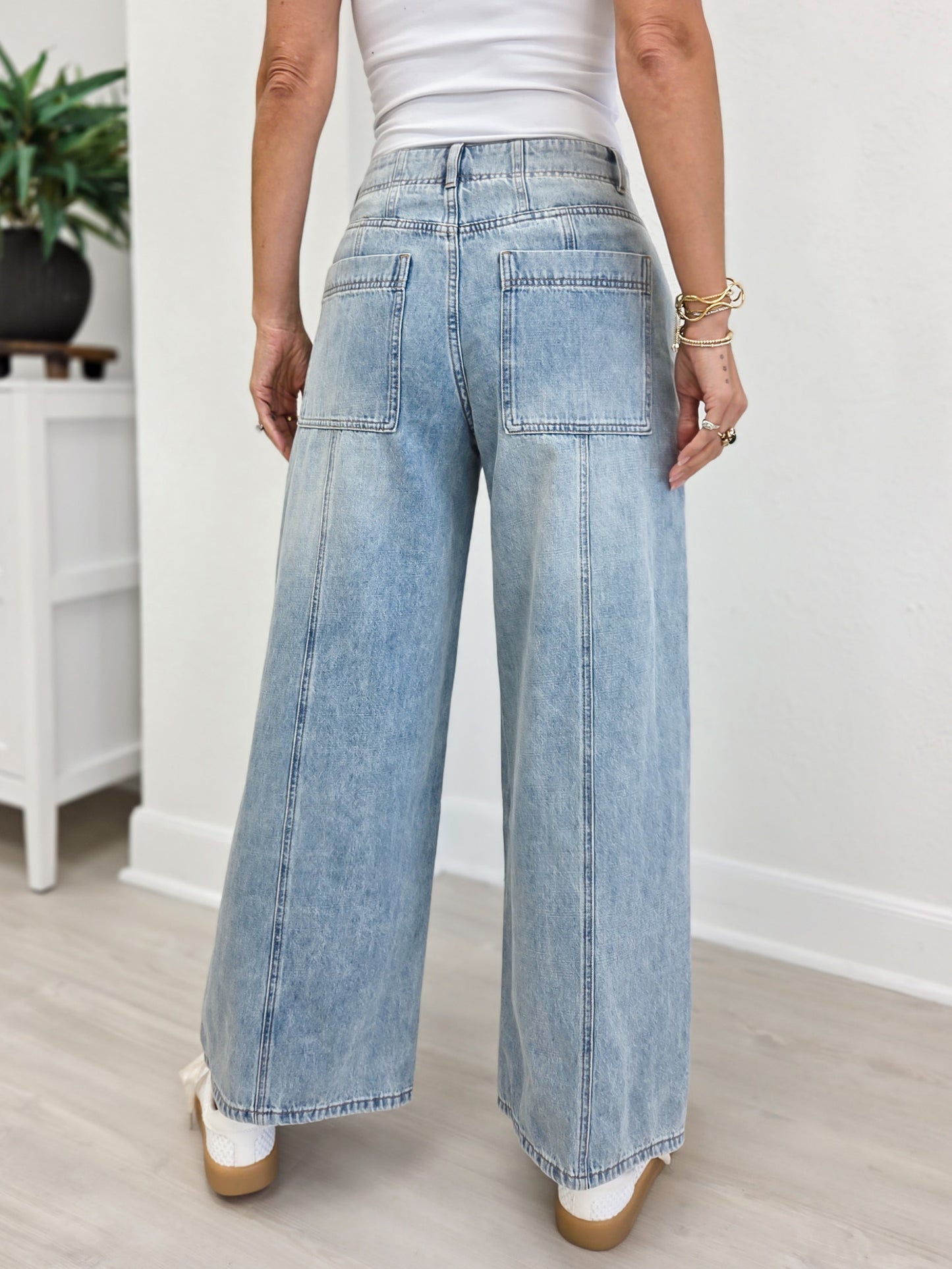 Vintage Wash Wide Leg Paneled Jean