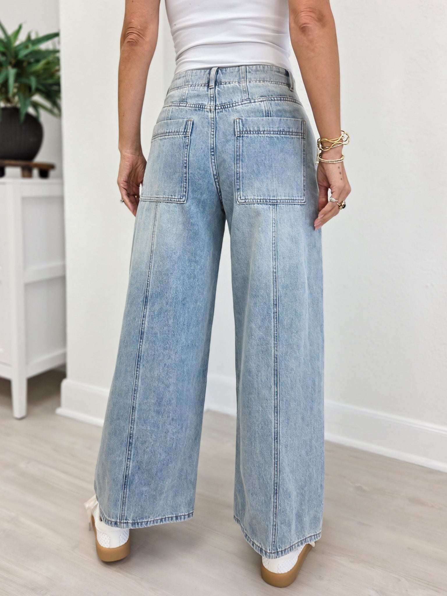 Vintage Wash Wide Leg Paneled Jean