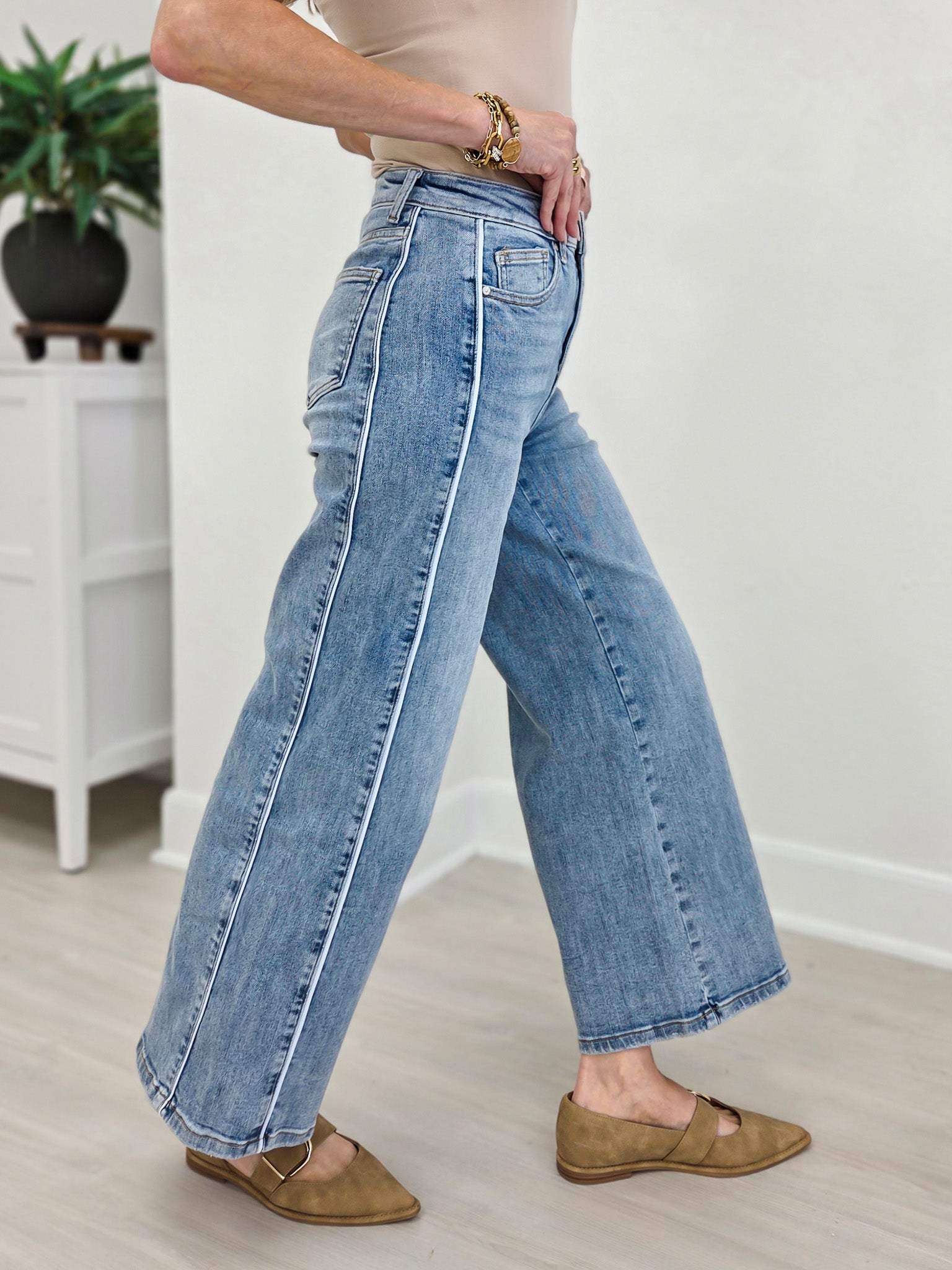 Side Piping Wide-leg Cropped Jeans - Light Denim