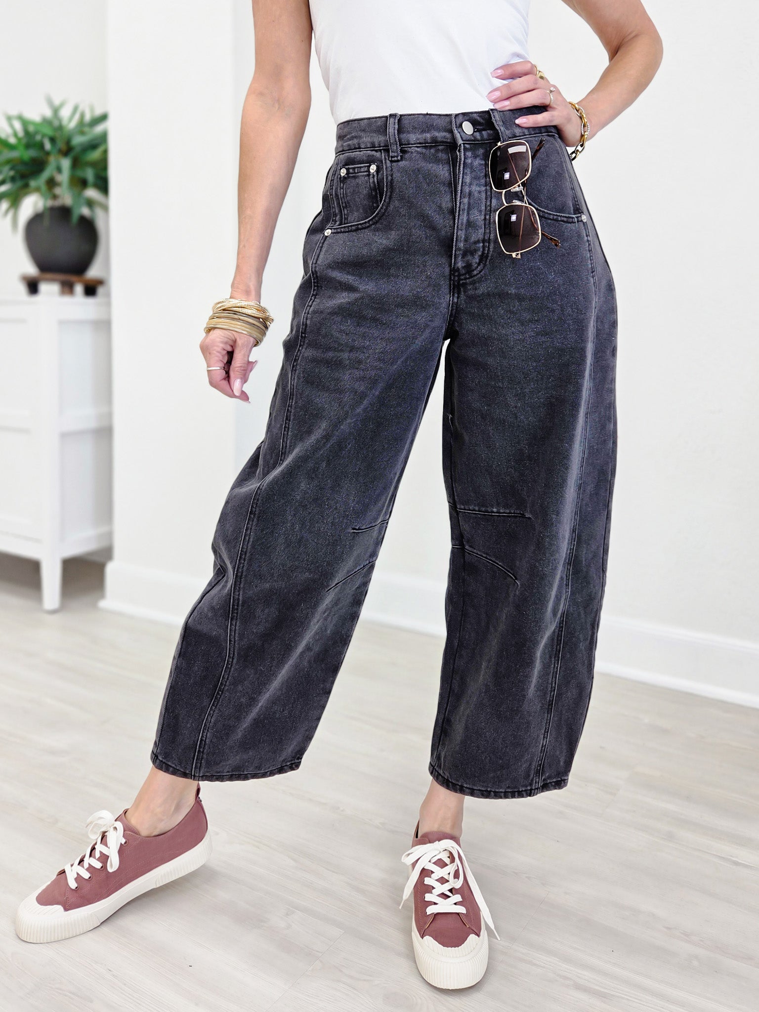 Mid Rise Wide Leg Barrel Jeans