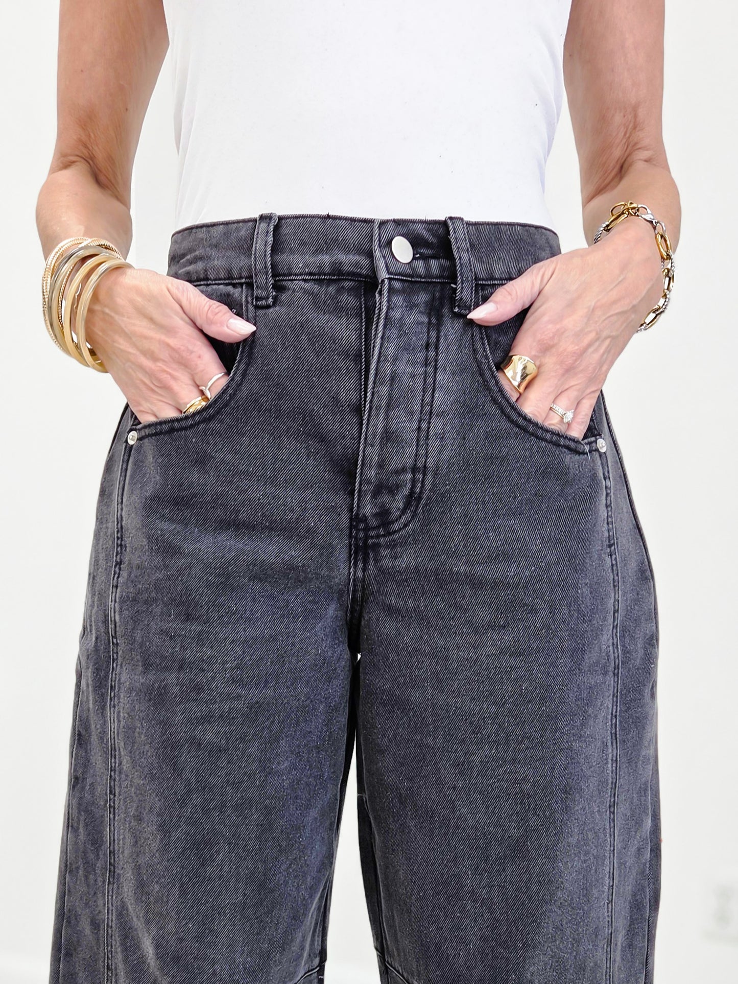 Mid Rise Wide Leg Barrel Jeans