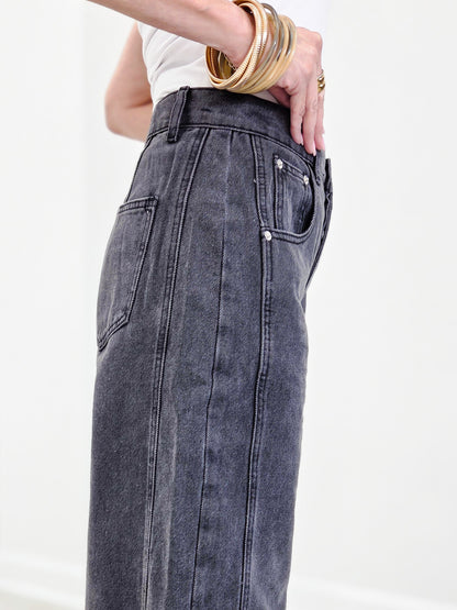 Mid Rise Wide Leg Barrel Jeans