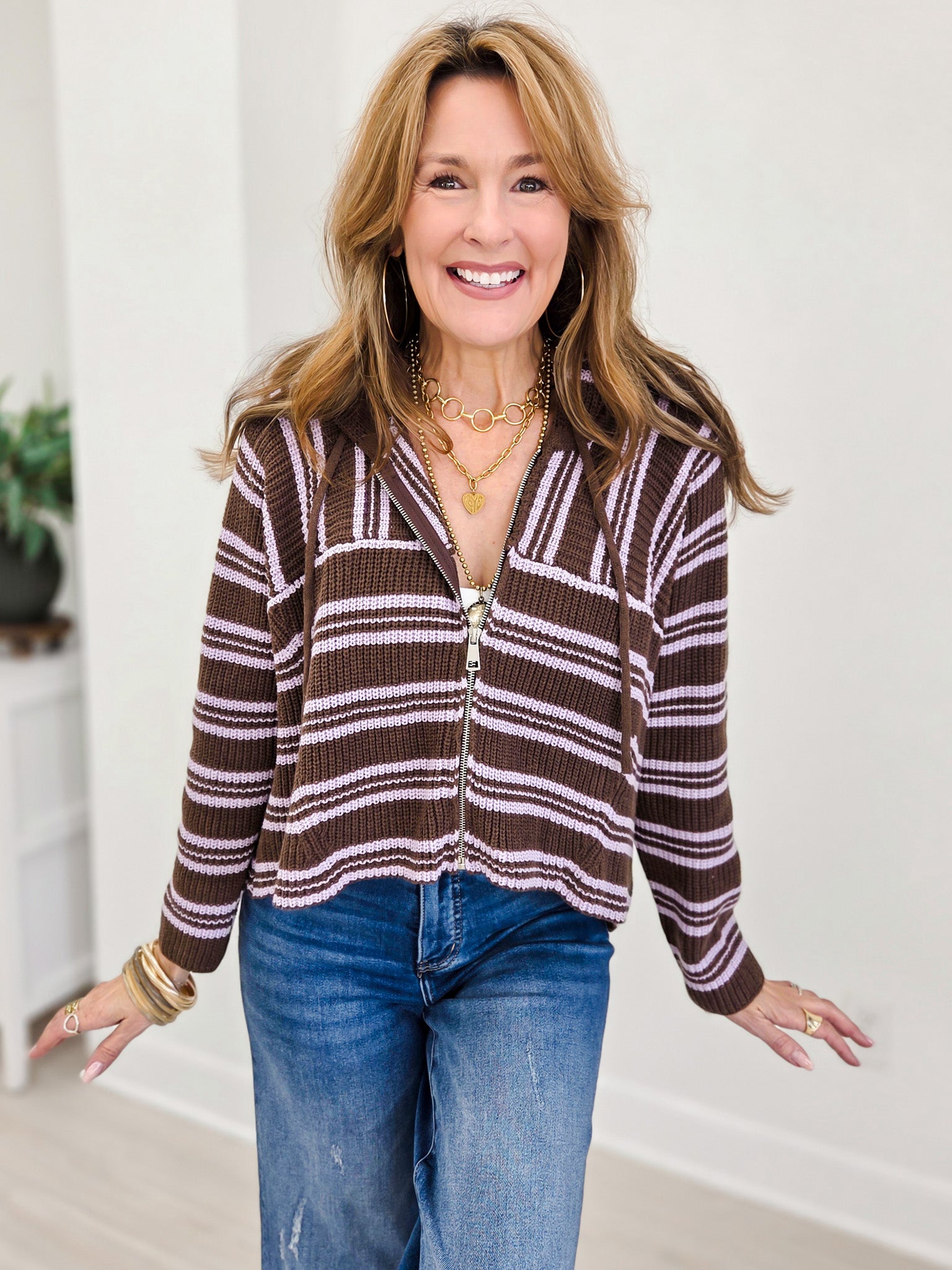 Relaxed Fit Cropped Sweater With Hood