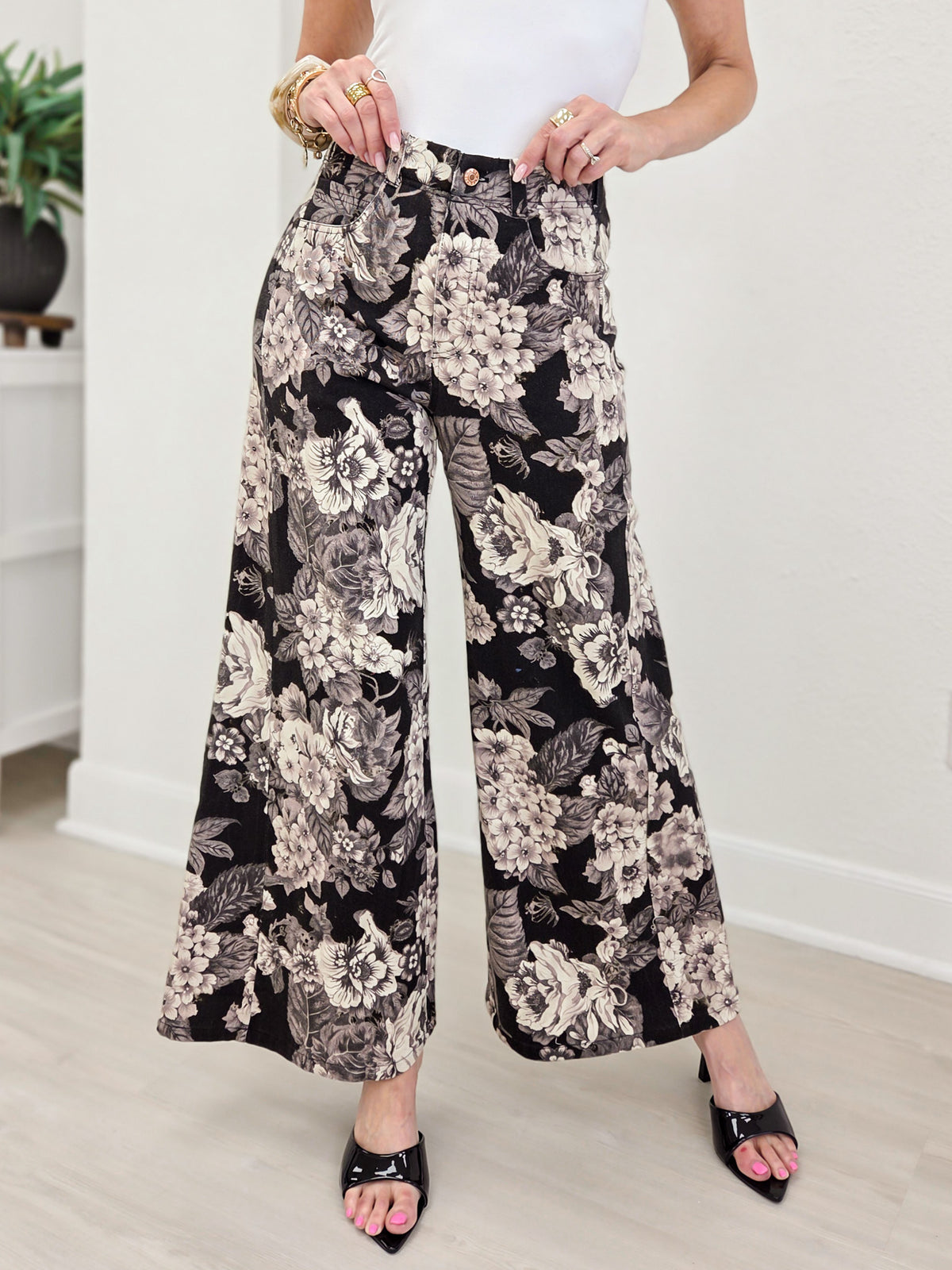 Wide Leg Pants Featuring Front Pockets With A Floral Design