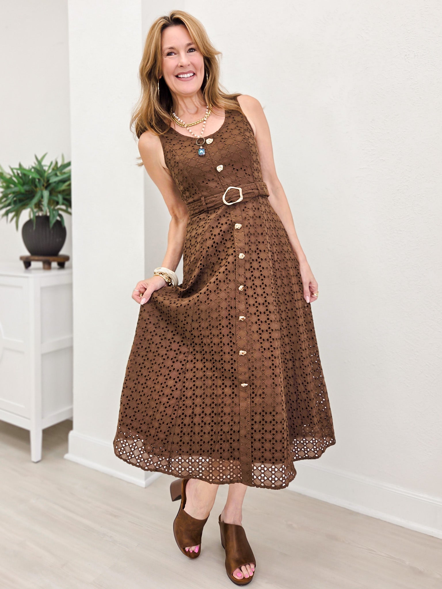 Elegant Midi Dress Featuring Eyelet Lace Texture