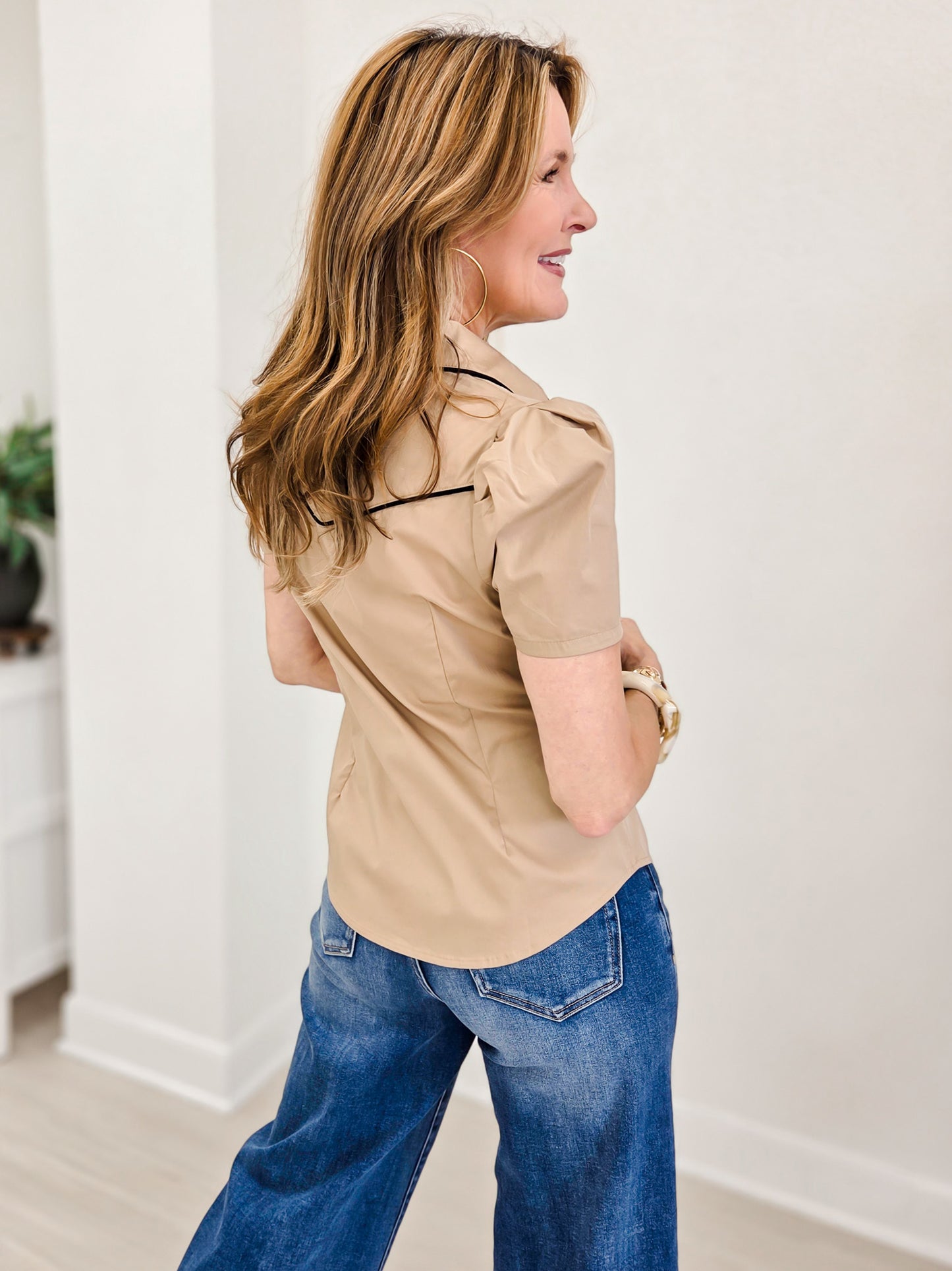 Beige Arrow Pearl Snap Puff Sleeve Top