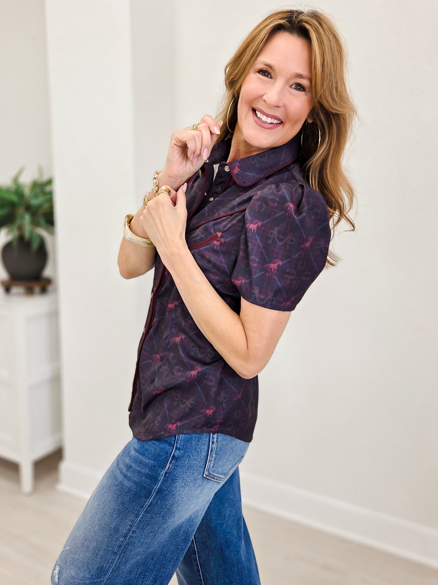 Black Horse Shoe Western Contrast Arrow Pearl Snap Top