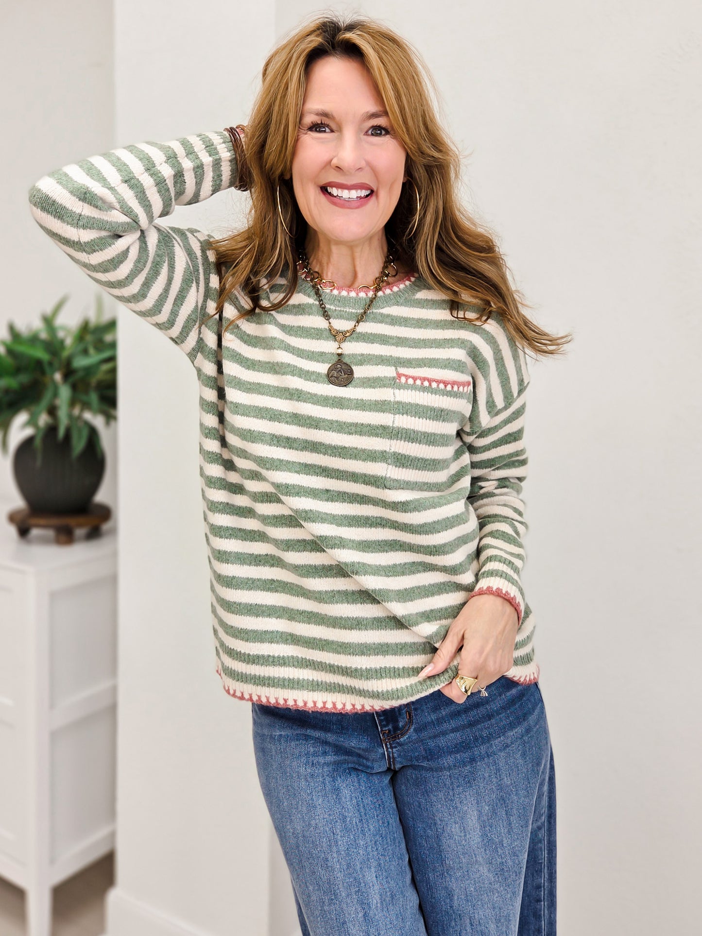 Pop Of Color Stitched Hem Long Sleeve Sweater