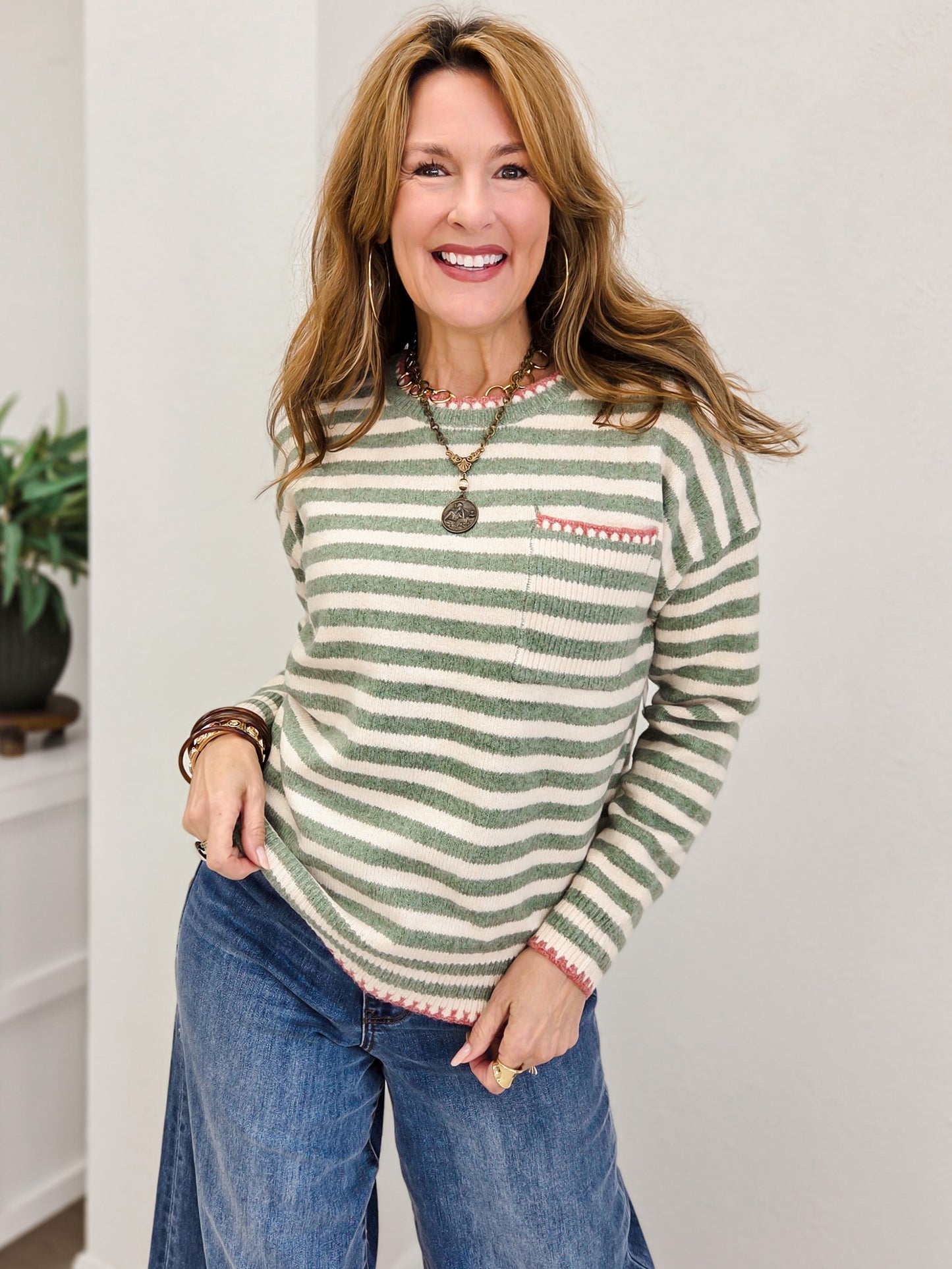 Pop Of Color Stitched Hem Long Sleeve Sweater