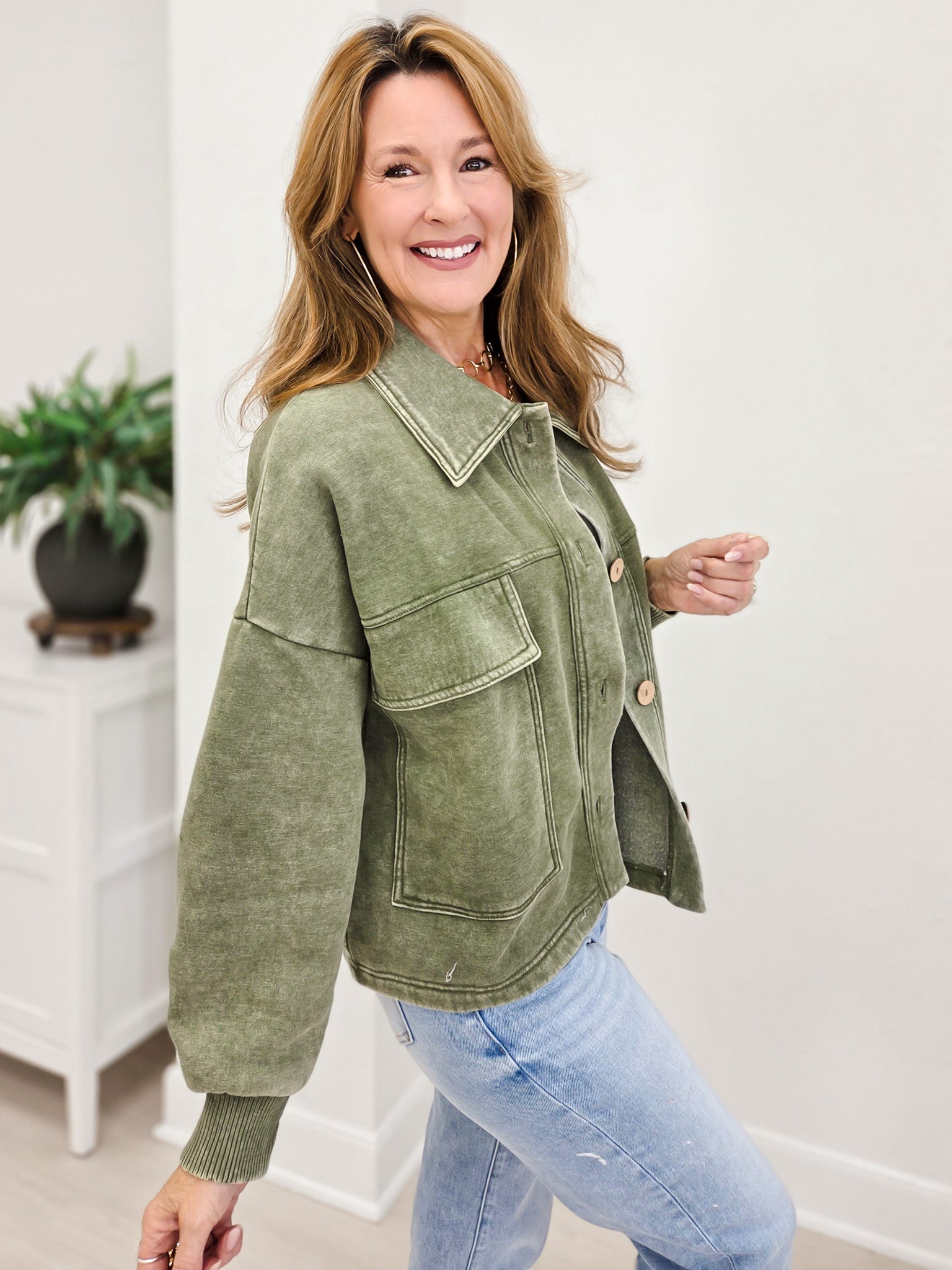 Acid Washed Fleece Front Pocket Cropped Shacket
