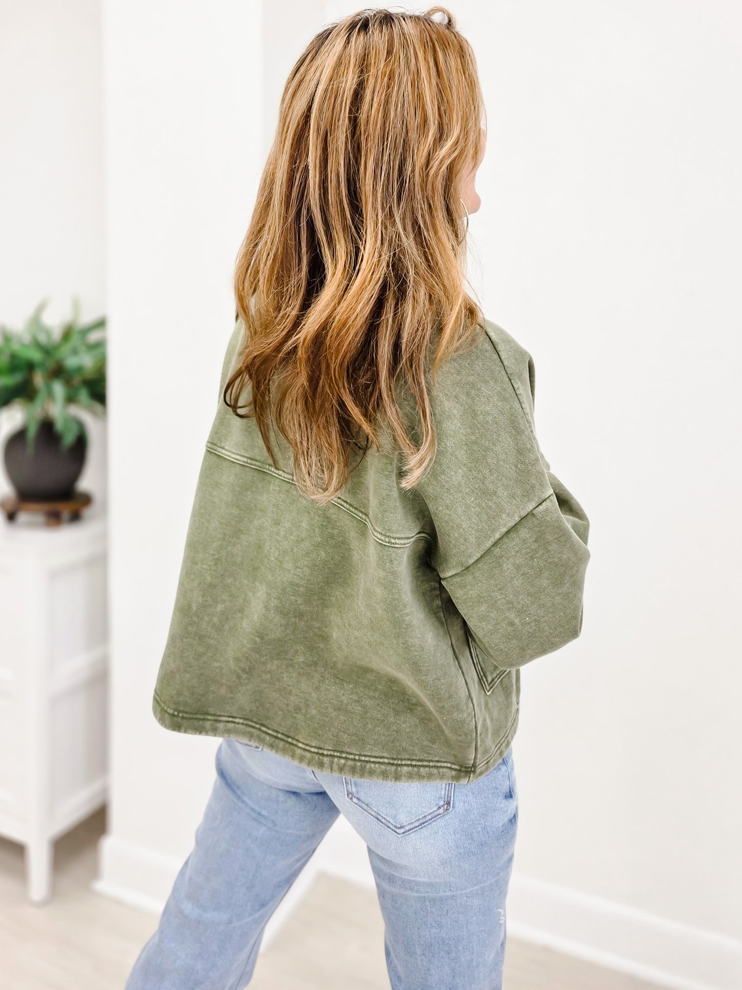 Acid Washed Fleece Front Pocket Cropped Shacket