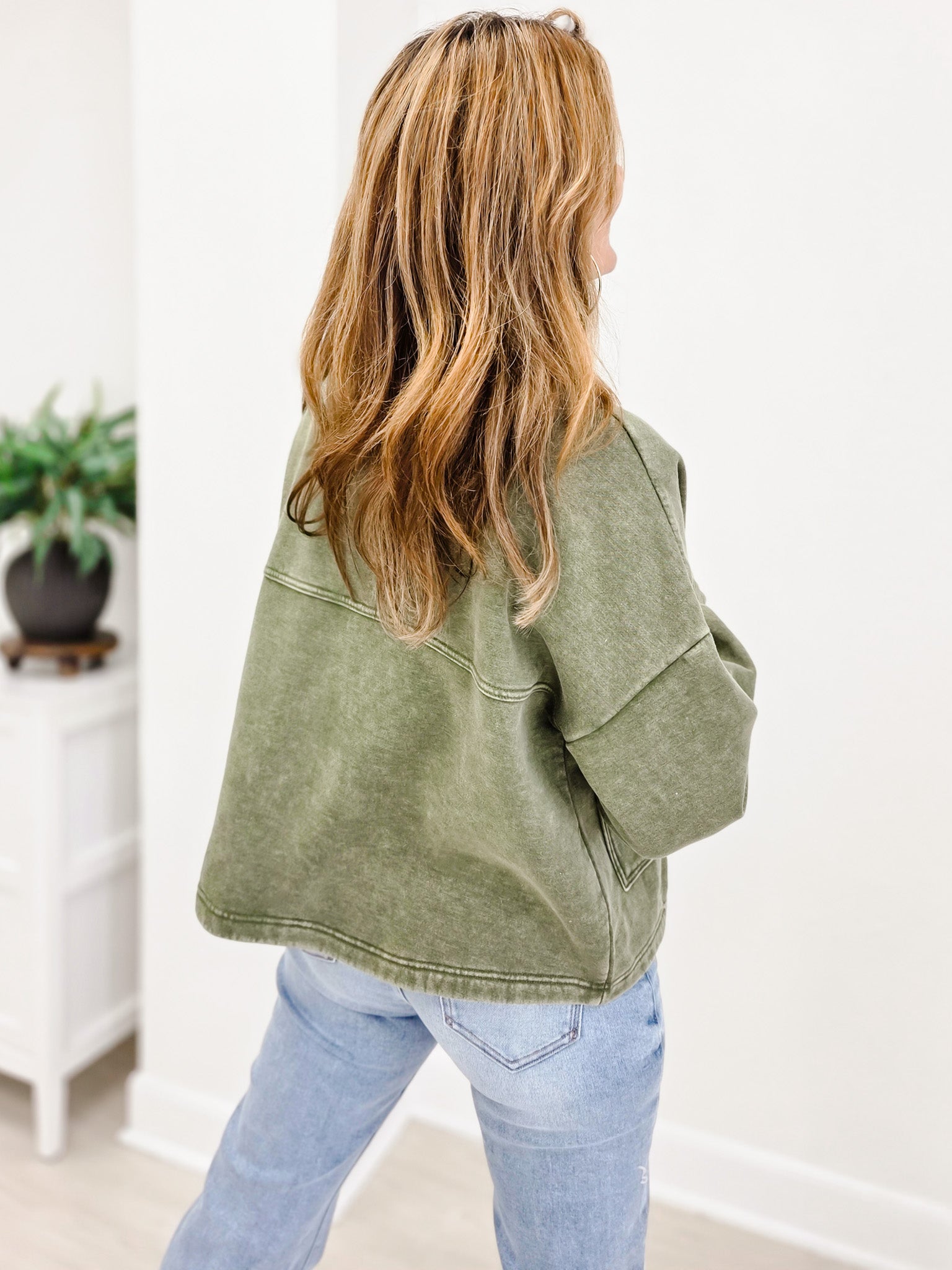Acid Washed Fleece Front Pocket Cropped Shacket