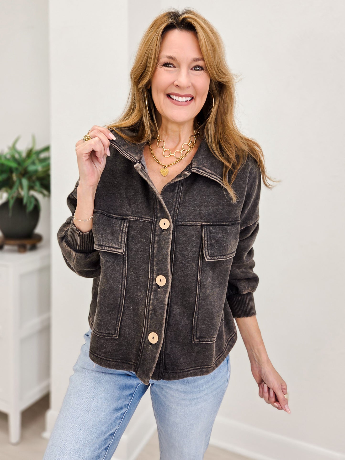 Acid Washed Fleece Front Pocket Cropped Shacket
