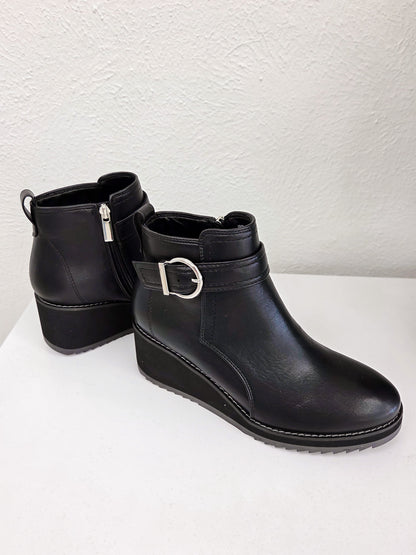 Corky's Intuition - Black