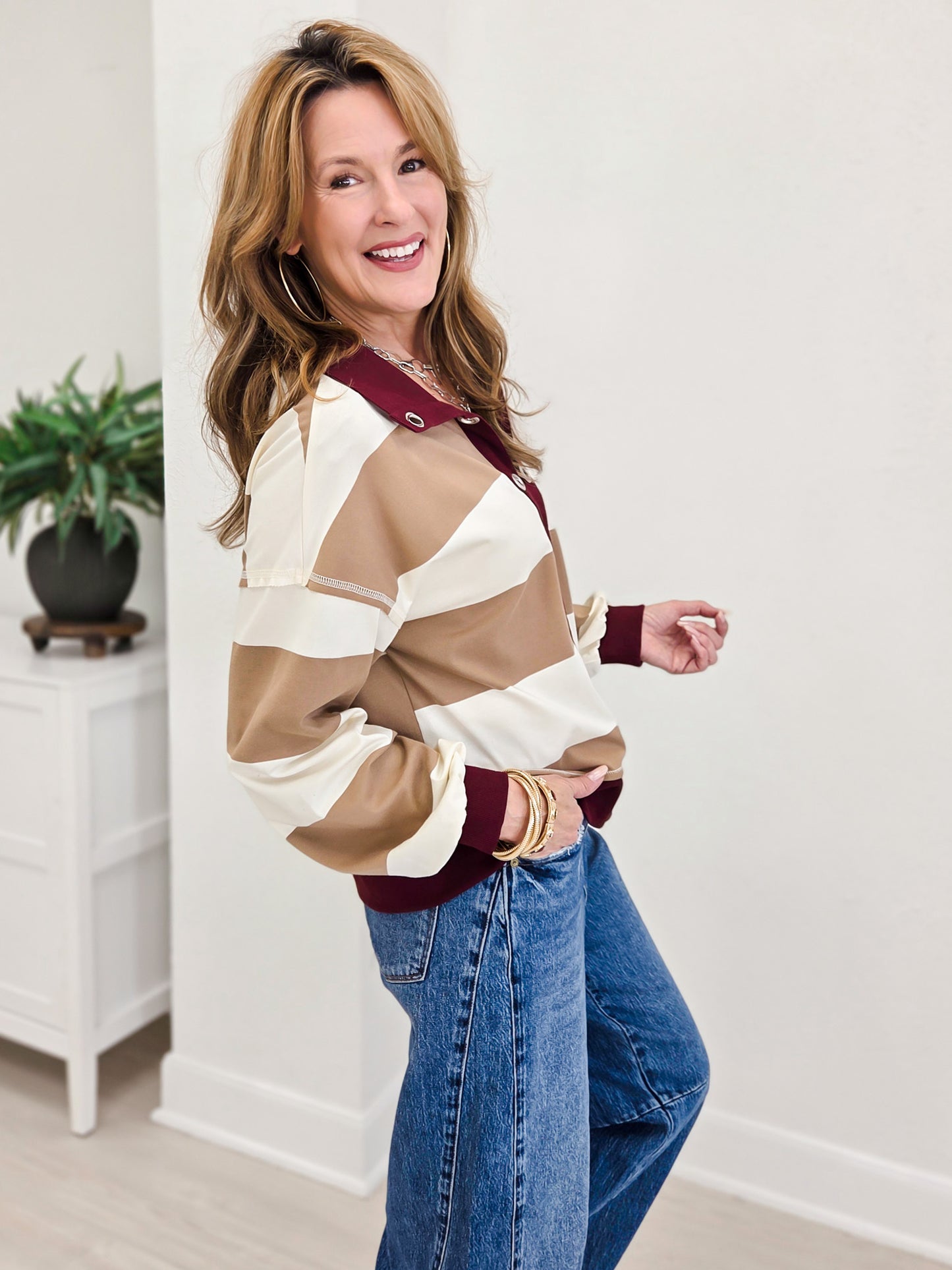 Eyelet Contrast Collar Stripe Top