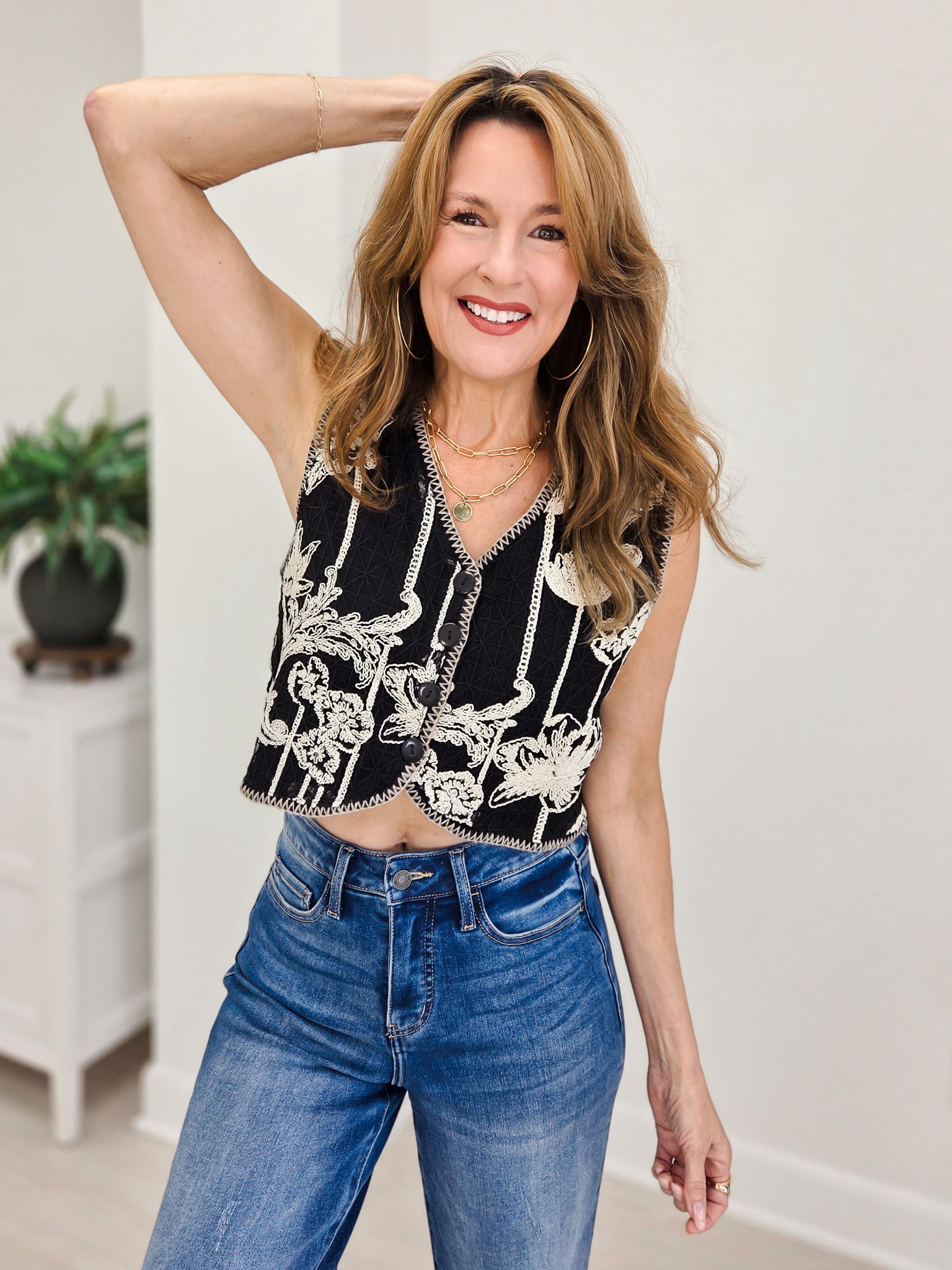 Relaxed Fit Floral Embroidered Vest