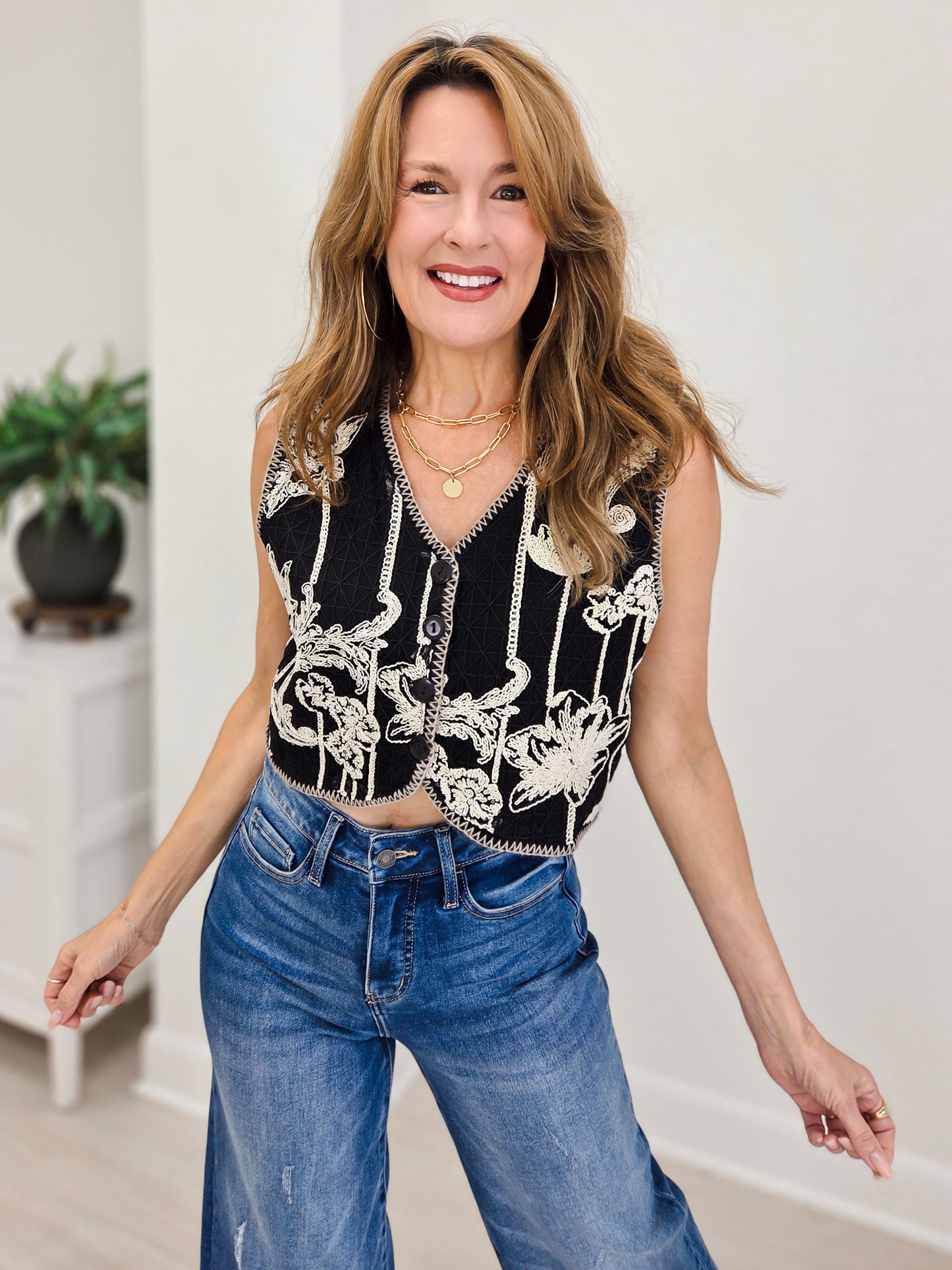Relaxed Fit Floral Embroidered Vest