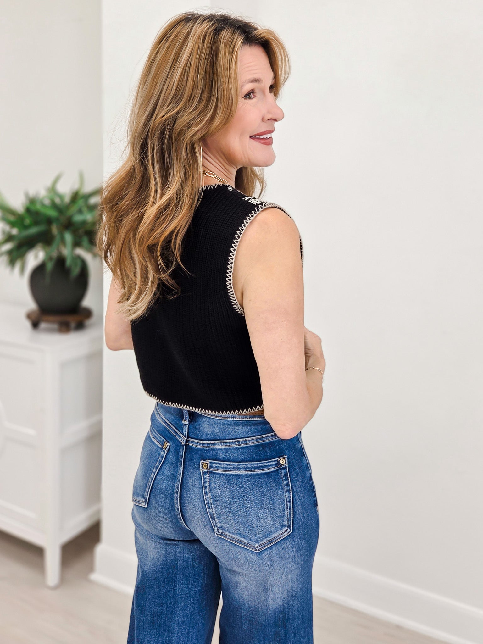 Relaxed Fit Floral Embroidered Vest
