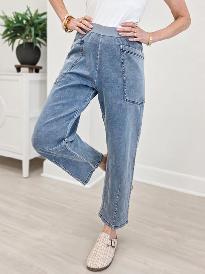 Wide Leg Denim Pants With Oversized Front Pockets