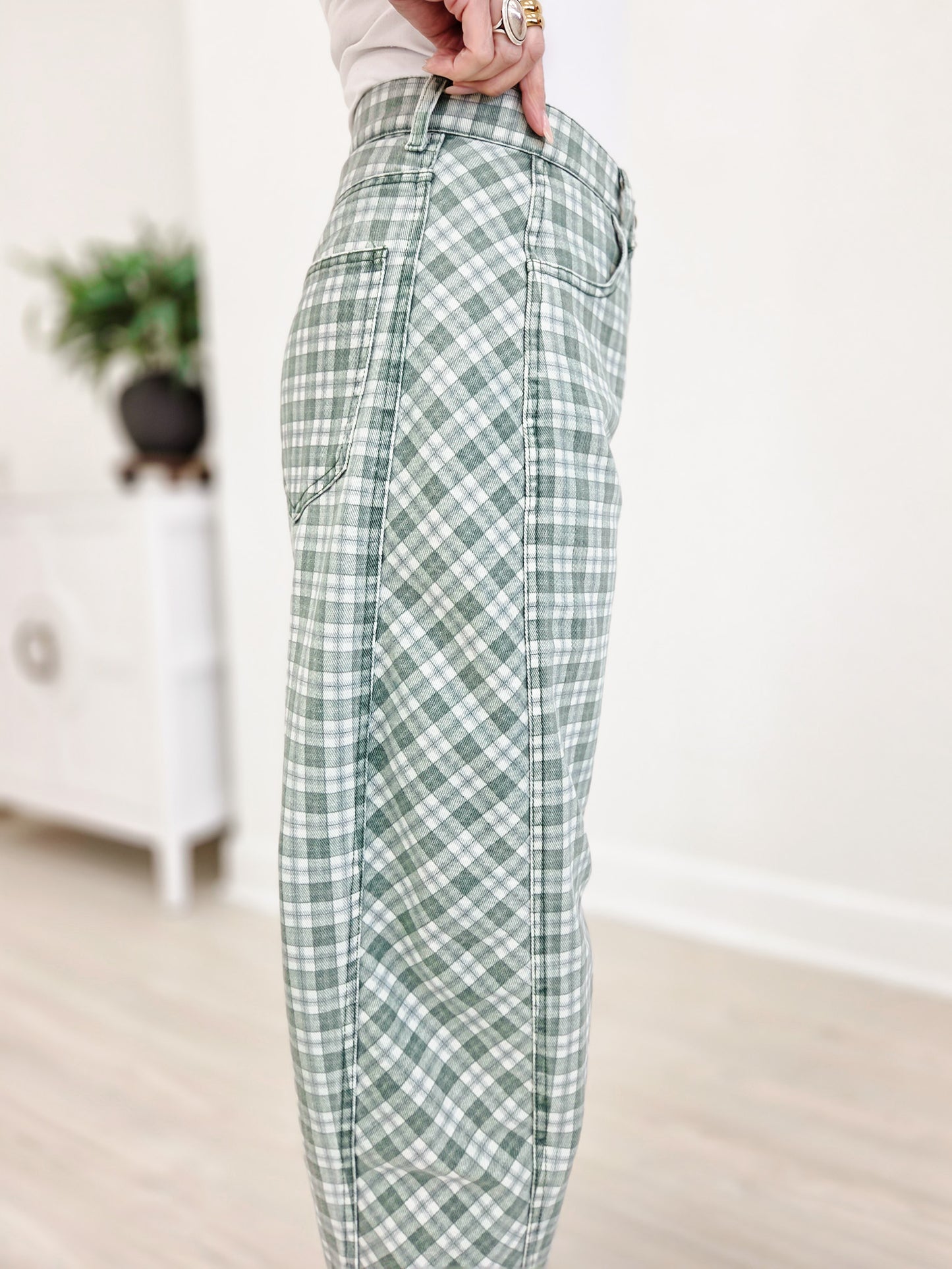 Plaid Printed Twill Barrel Pants-Green