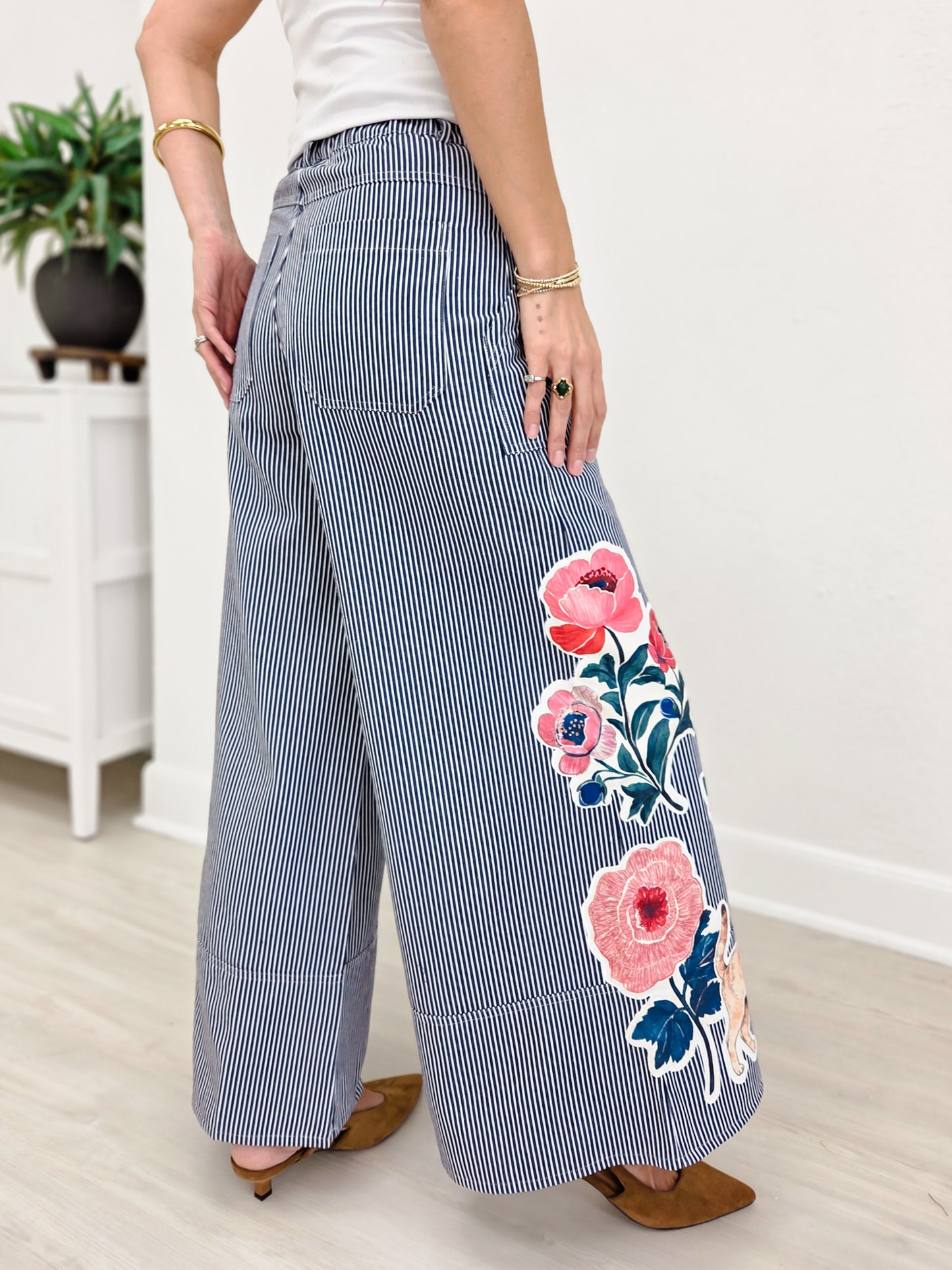 Floral Applique Striped Wide Leg Pant