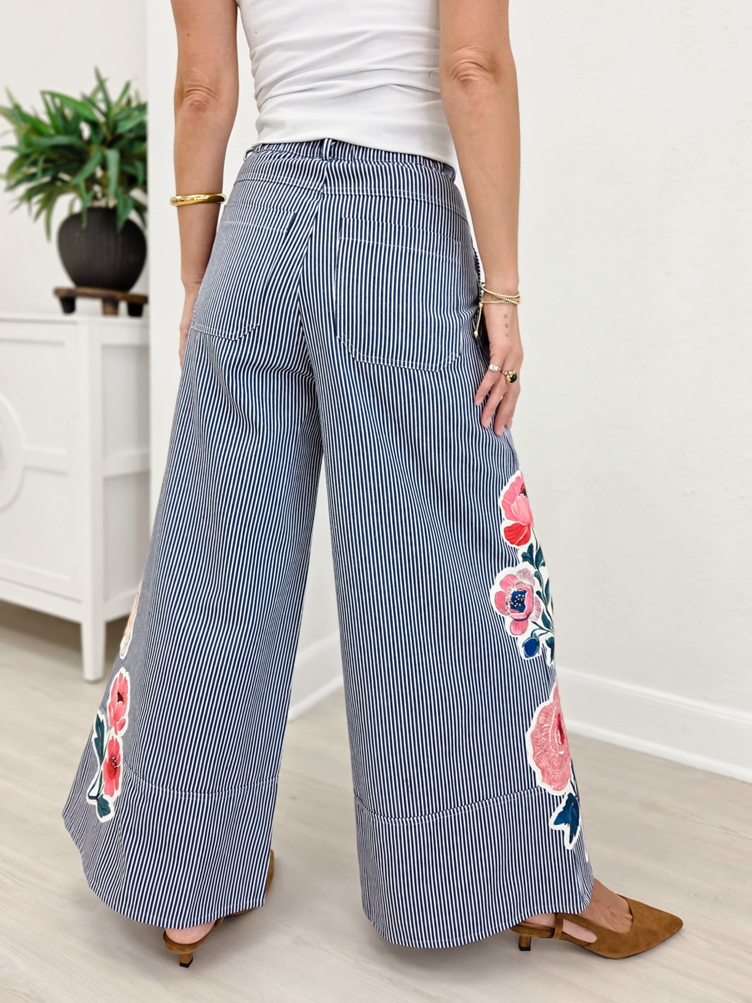 Floral Applique Striped Wide Leg Pant