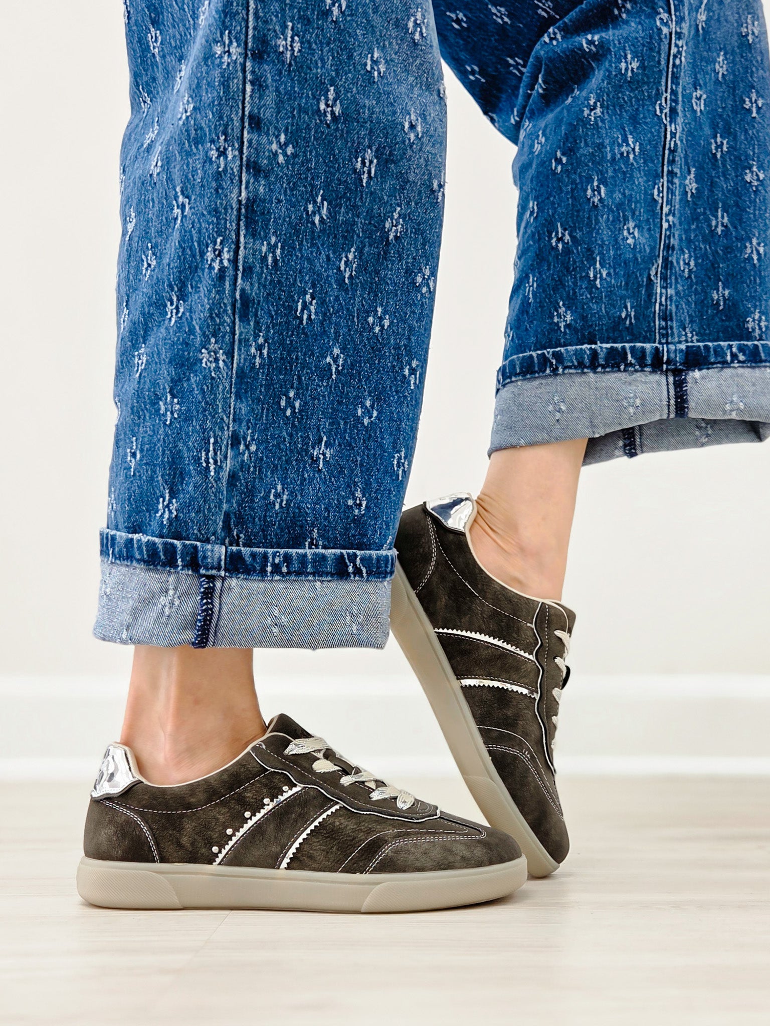 Blowfish Malibu Womens Tastic 2 Sneaker-Smooth Charcoal