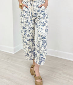 Cropped Floral Printed Straight Leg Pants