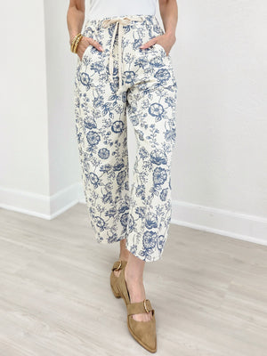 Cropped Floral Printed Straight Leg Pants
