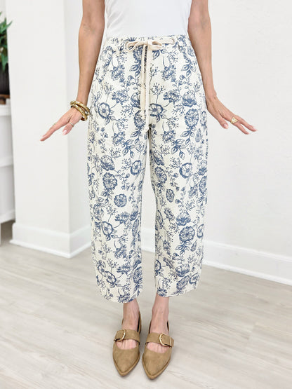 Cropped Floral Printed Straight Leg Pants