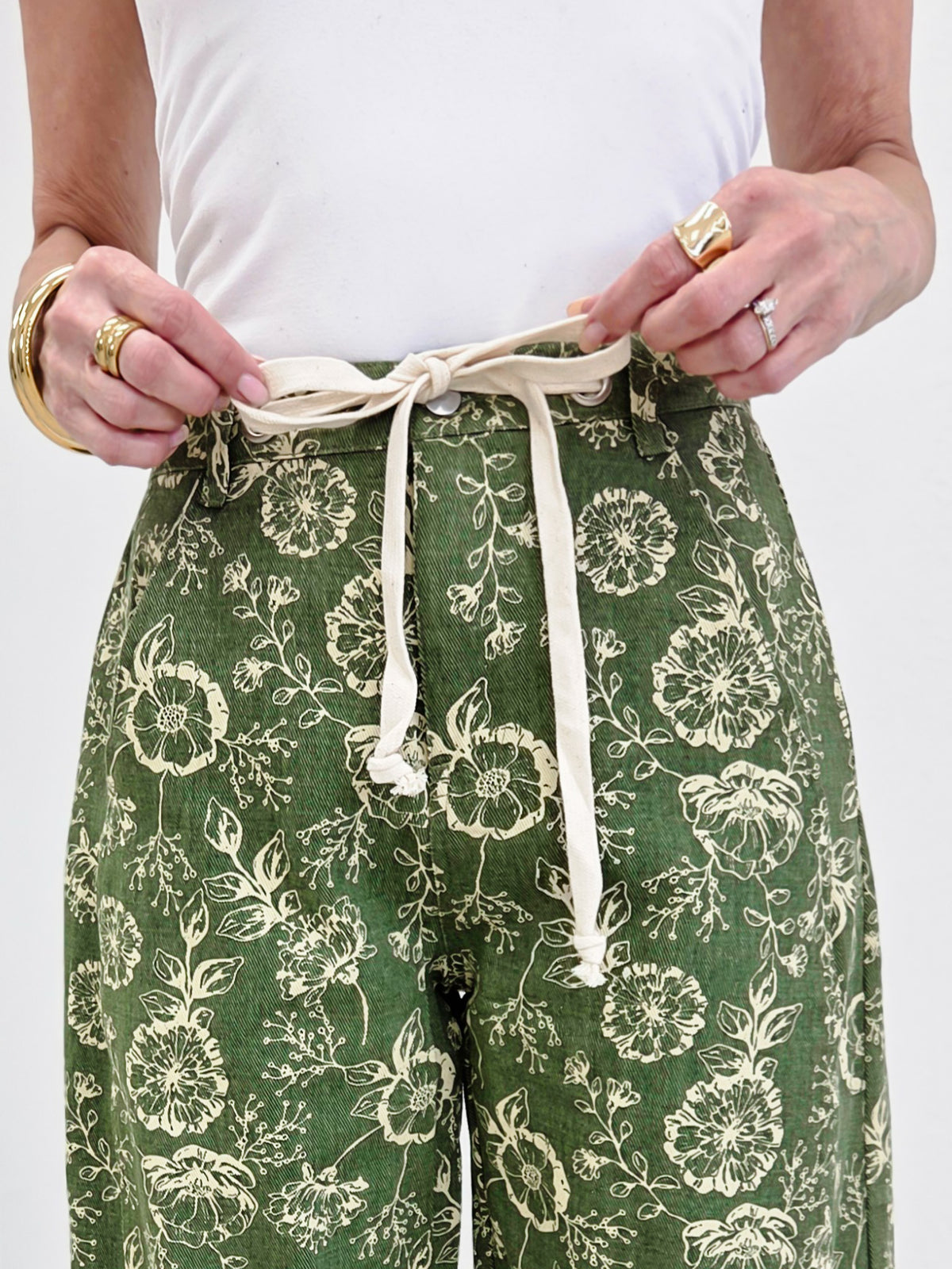 Cropped Floral Printed  Straight Leg Pants