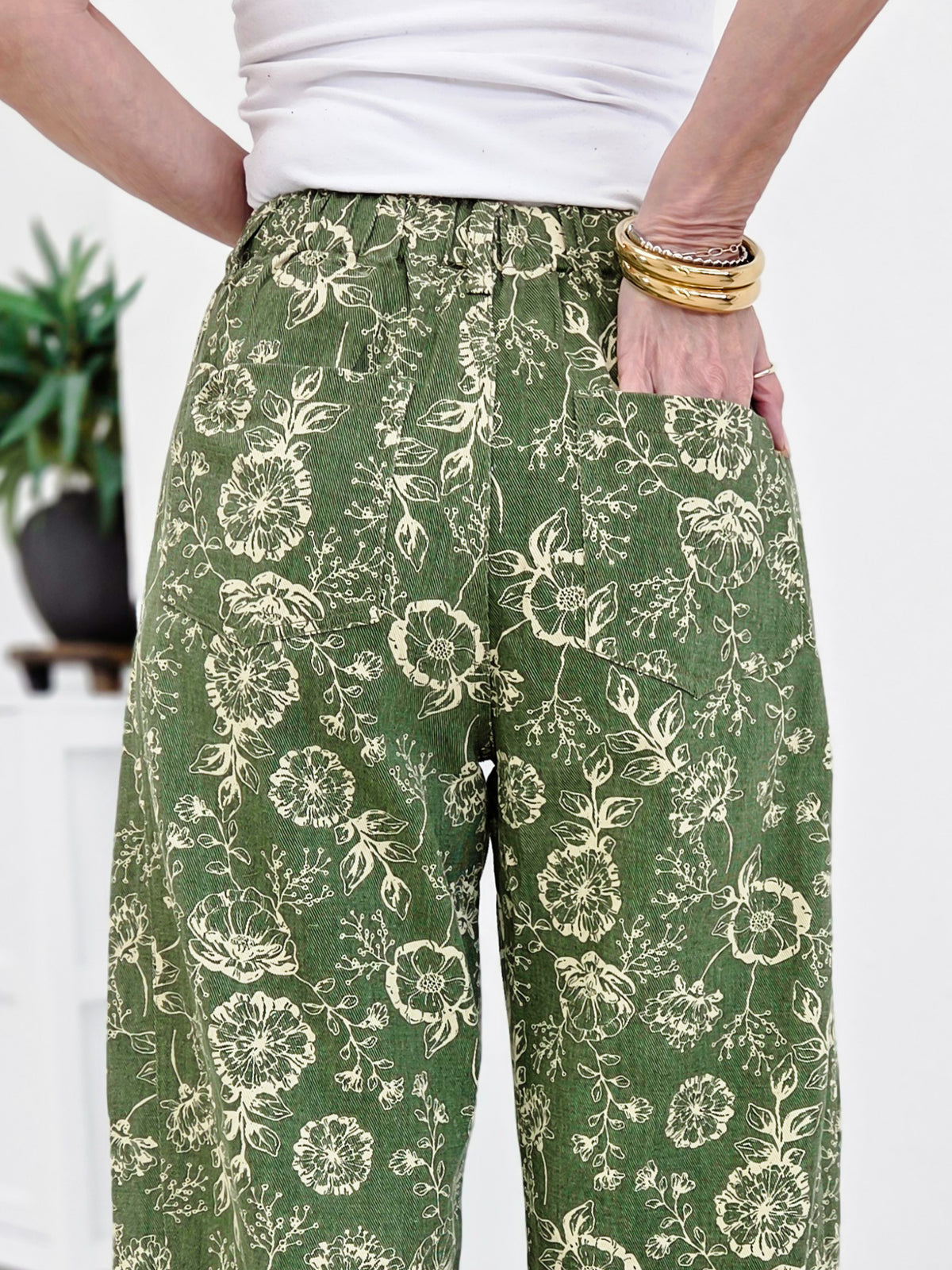 Cropped Floral Printed  Straight Leg Pants