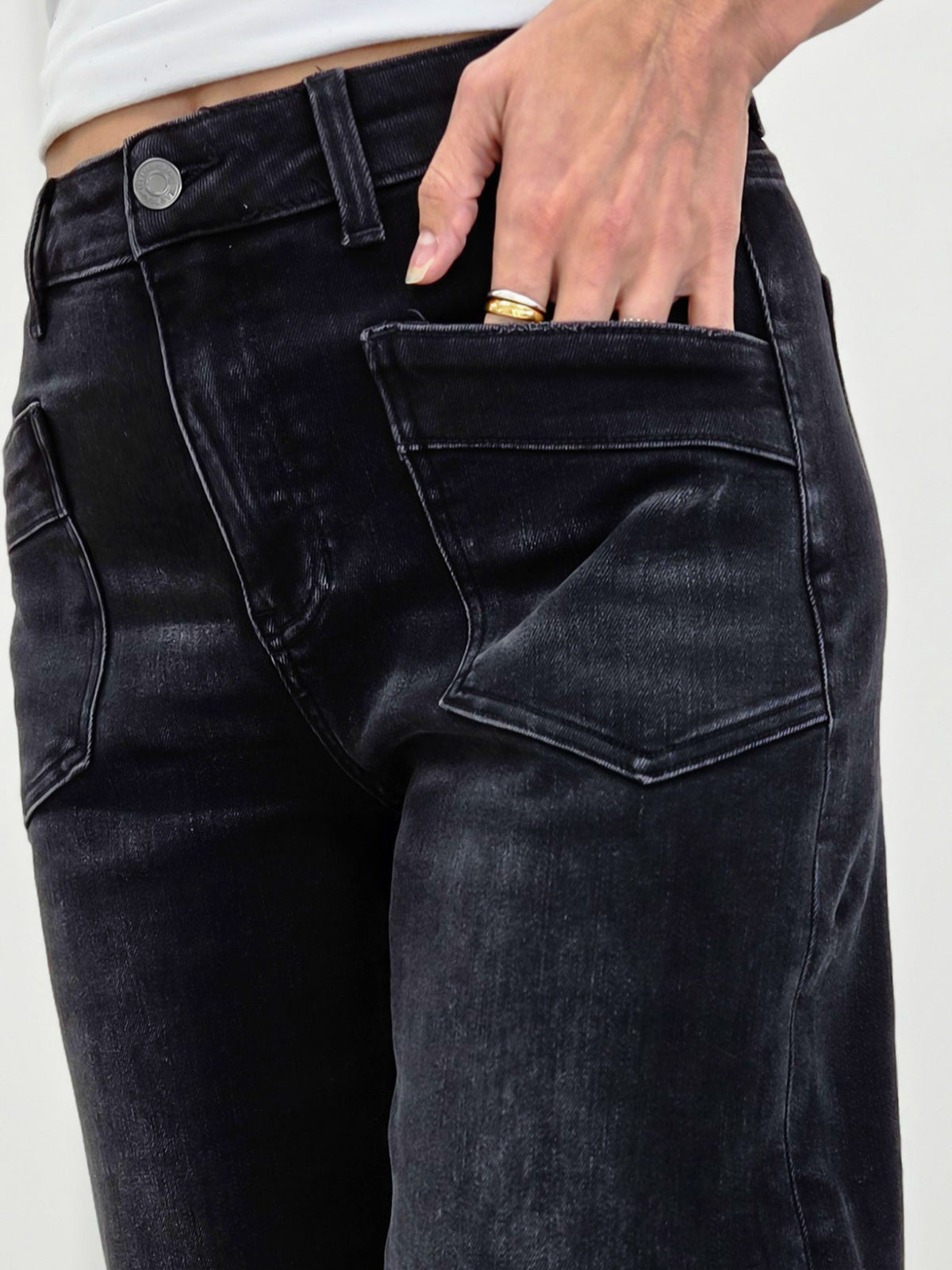 Stretch Denim Barrel Jeans With Angled Pocket