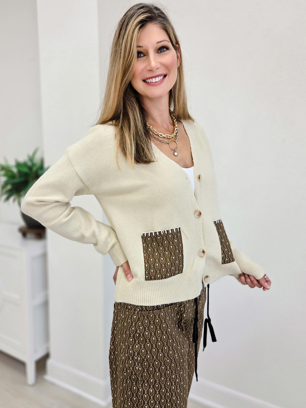 Patch Pocket Cropped Knit Cardigan