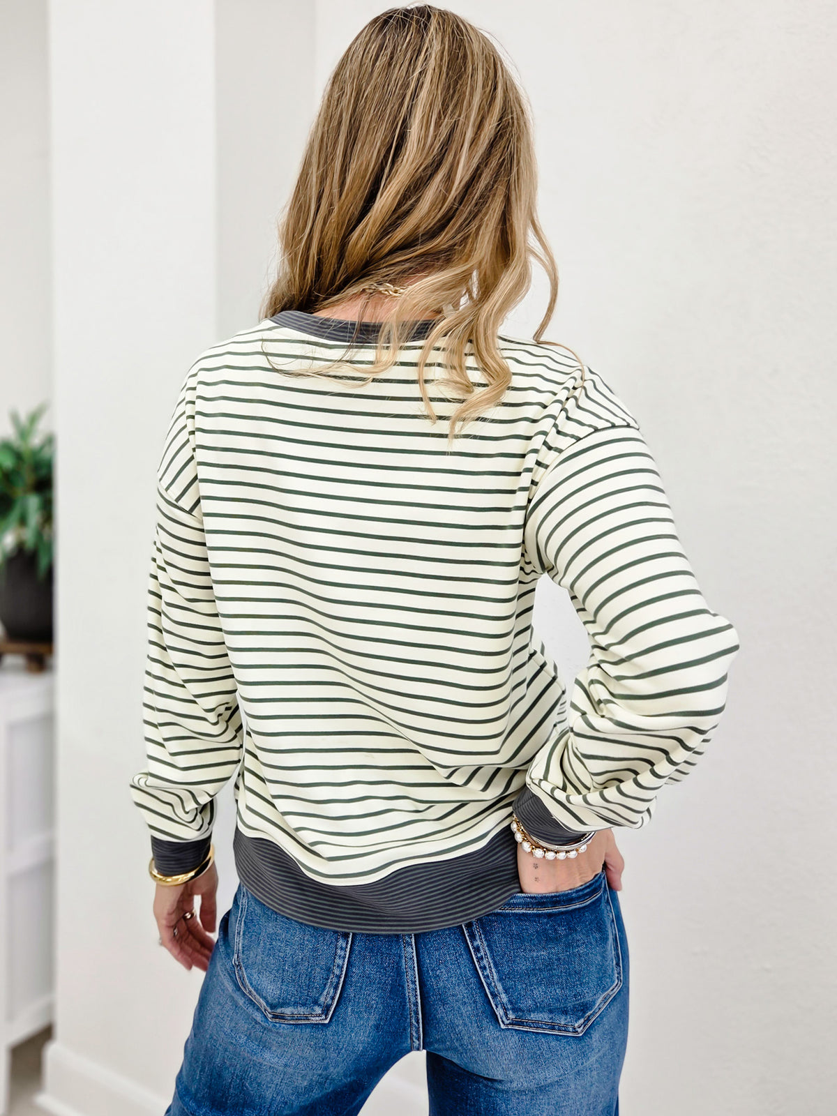 Color Trimmed Micro Brushed Pocket Pull Over Top