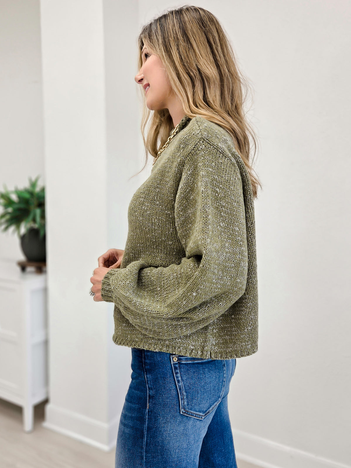 High-Neck Balloon Sleeve Rolling Edge Sweater